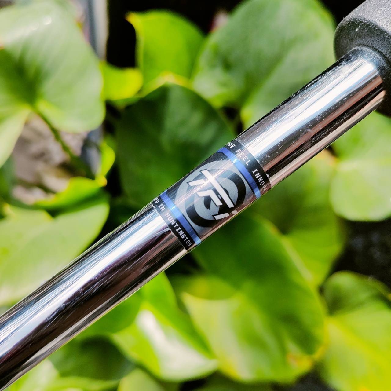 ** กริพเสีย ** PUTTER CLEVELAND TFi CERO 2135 ความยาว 34 นิ้ว ตัวเล็ง 2135 ที่แม่นยำกับสายตาอย่างมาก รูปทรงชดเชยสูง หน้าสัมผัสสุดเกาะไลน์ มี COVER แท้เดิม ไม้กอล์ฟพรีเมี่ยมมือสอง ของแท้ By NakaraLuxurious
