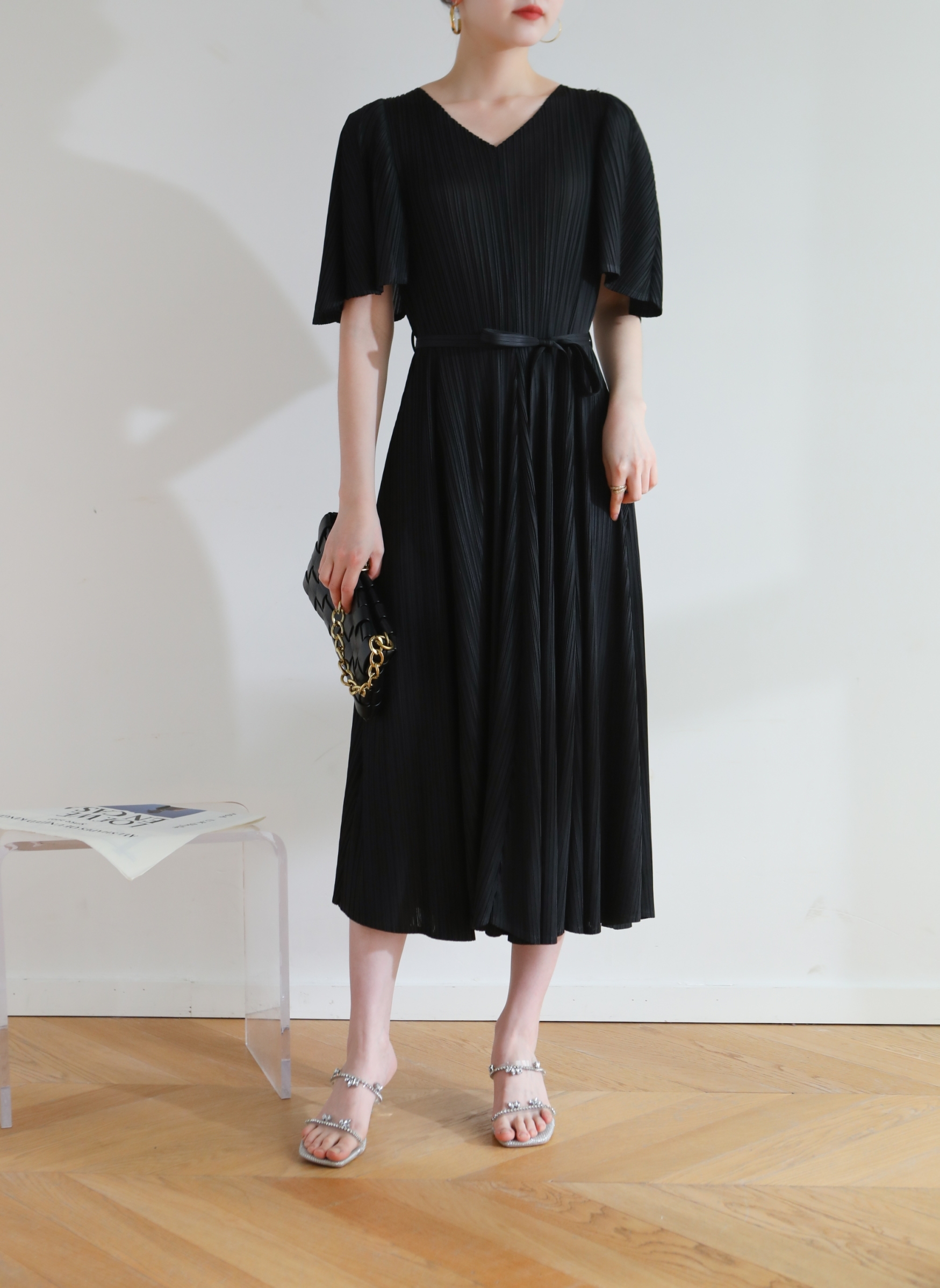 2MUAY รุ่น GJO3653 เดรสผู้หญิง เดรสพลีทคุณภาพ 10สี FREE SIZE V NECK FLARE SLEEVE PLEATED DRESS