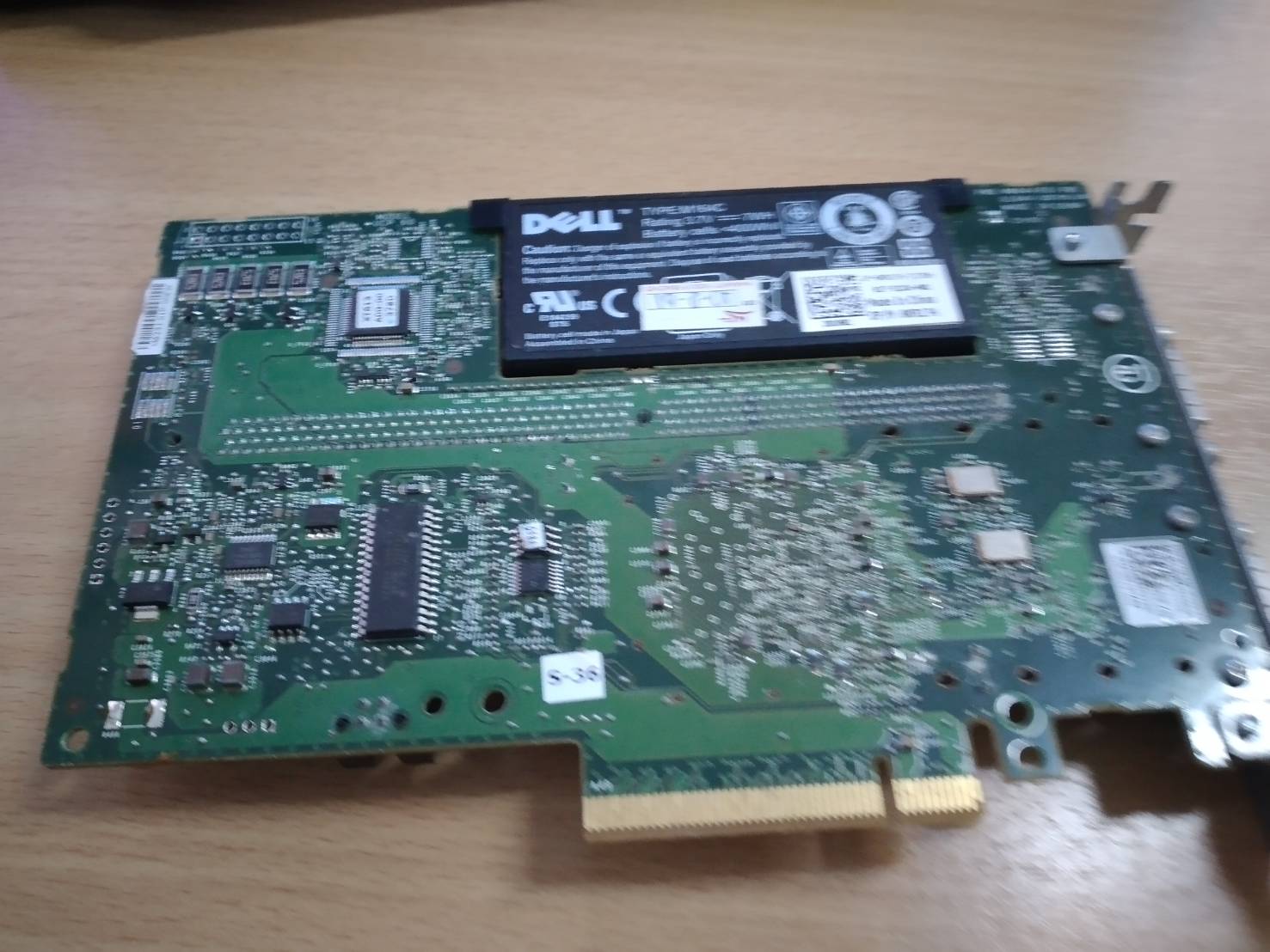 Dell / Dell PERC 6 / E 6E SAS RAID array card 0J155F 0FY374 F989F