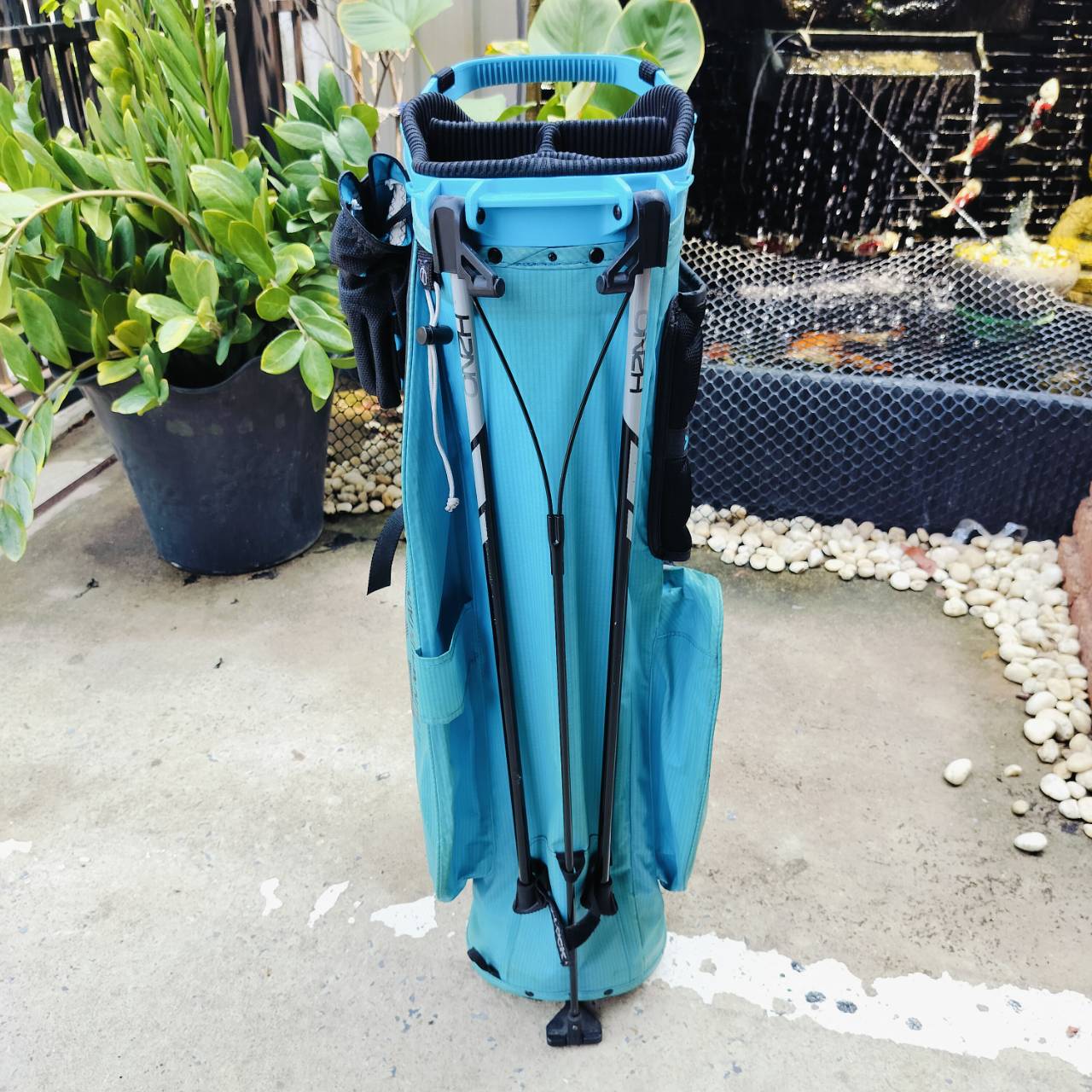 ** ไม่มี COVER ** ถุงกอล์ฟ Sun Mountain H2NO ถุงของแท้ ของใหม่ราคาแพงมาก ถุงสภาพดี เบามากๆ กันน้ำ สวยๆ *** ไม่มี COVER** ลดพิเศษสุดๆ