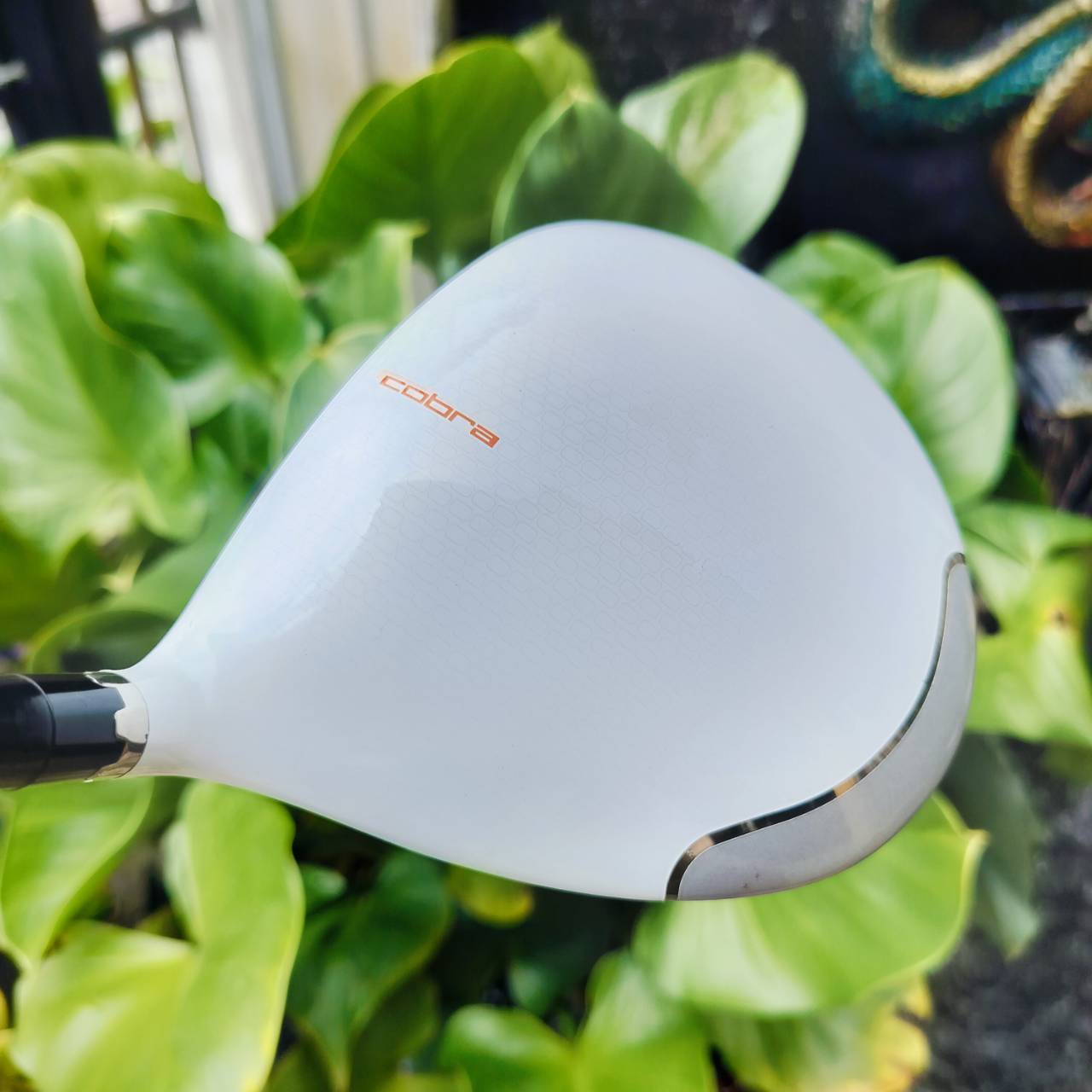 Driver COBRA AMP CELL PRO สามารถไขปรับองศาได้ 7.5 - 10.5 ก้าน FUJIKURA ROMBAX FLEX R เพิ่มประสิทธิภาพในการทำเกม และชดเชยความผิดพลาดได้อย่างยอดเยี่ยม ไม้กอล์ฟพรีเมี่ยมมือสอง ของแท้ By NakaraLuxurious
