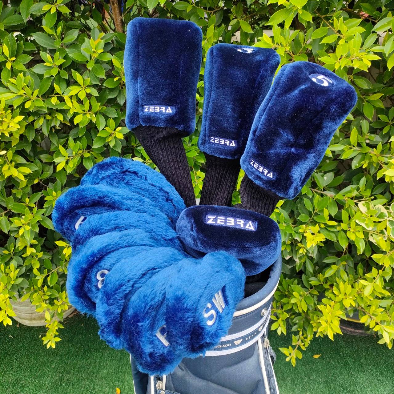 ** ไม้กอล์ฟสำหรับผู้หญิง ** FULLSET WILSON TIARA 4 WIDE EASY CAVITY , COVER กำมะหยี่ , ถุงกอล์ฟ *** มีตำหนิ ผ้าขาด *** ไม้กอล์ฟมือสอง ของแท้ BY NakaraLuxurious