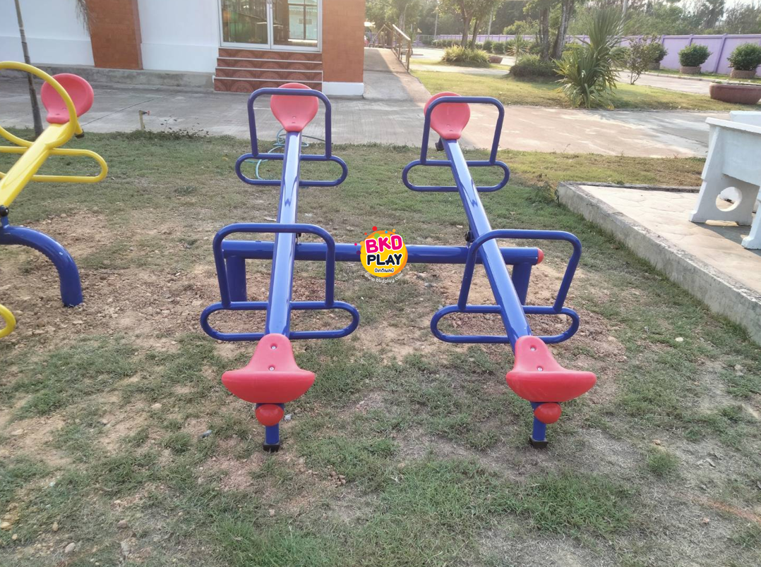 เครื่องเล่นสนาม กลางแจ้ง เหล็ก,คานกระดก 4 ที่นั่ง Outdoor Playground, ราคาโรงงาน สินค้าสั่งผลิต 10-20 วัน