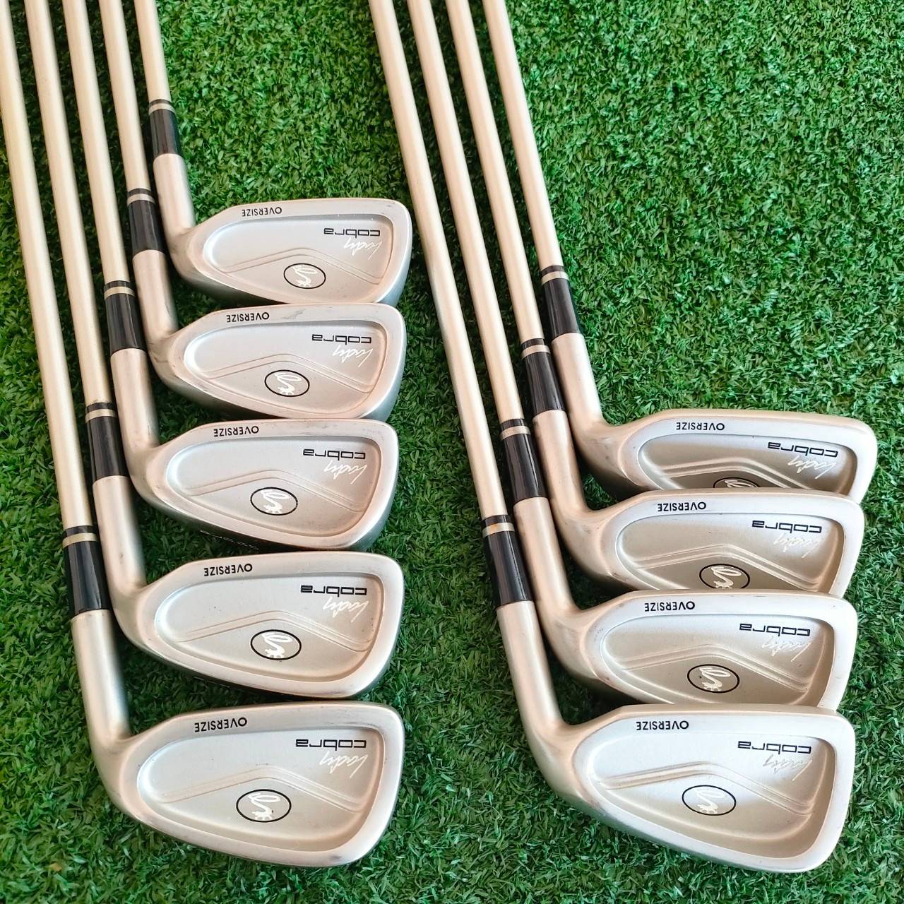 ** ไม้กอล์ฟสำหรับผู้หญิง ** ชุดเหล็ก KING COBRA OVERSIZE มีเหล็ก 3-9 เเละ PW SW ก้าน COBRA FLEX LADY ชุด COBRA เป็นชุดที่ตีง่ายมาก ไม้กอล์ฟมือสอง ของแท้ BY NakaraLuxurious