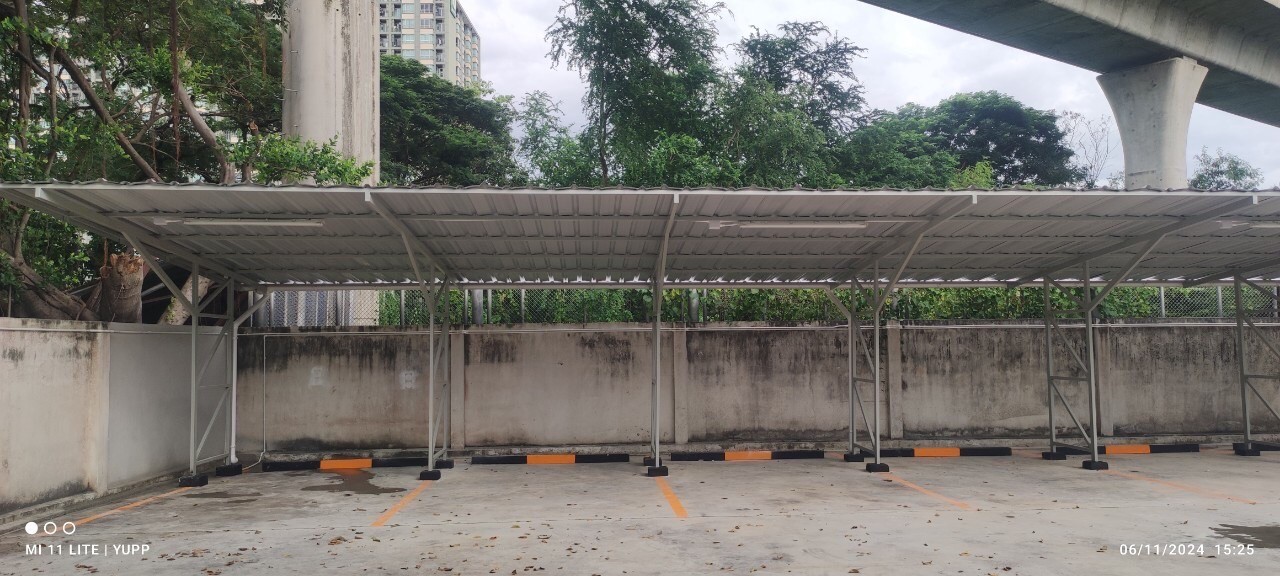 ลานที่จอดรถ อาจารย์หมอ ร.พ.ศิริราช