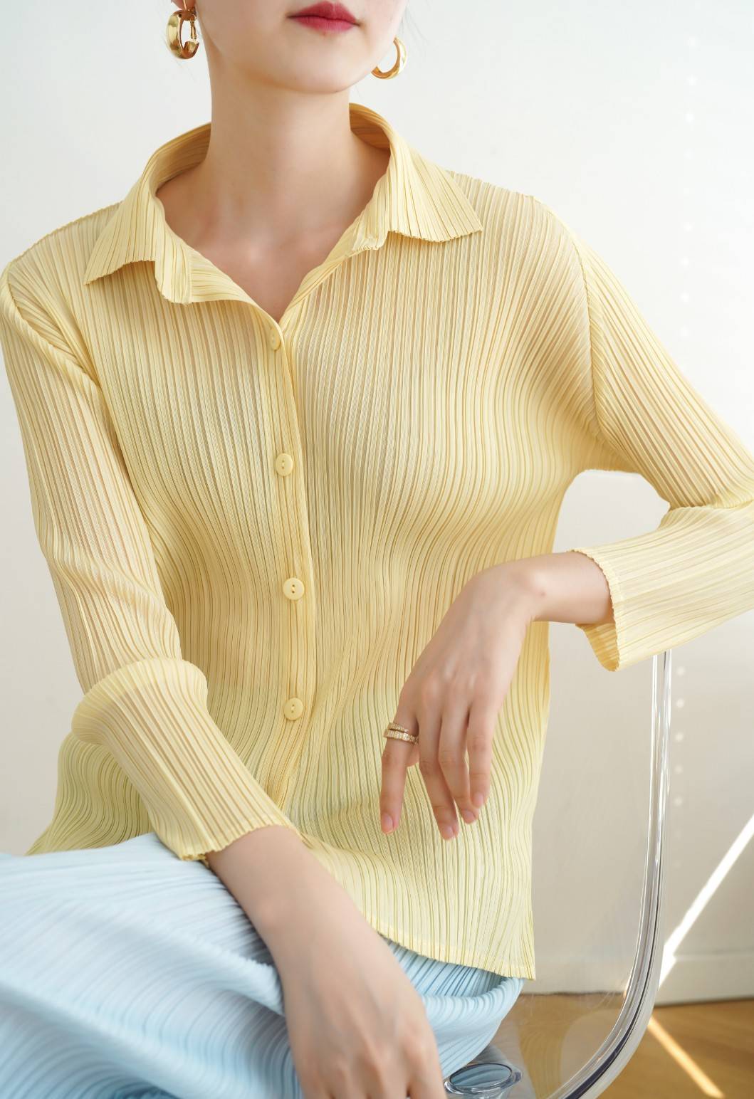 2MUAY รุ่น GJO7807 COLLAR PLEATED TOP เสื้ออัดพลีทงานคุณภาพ 2สี FREE SIZE