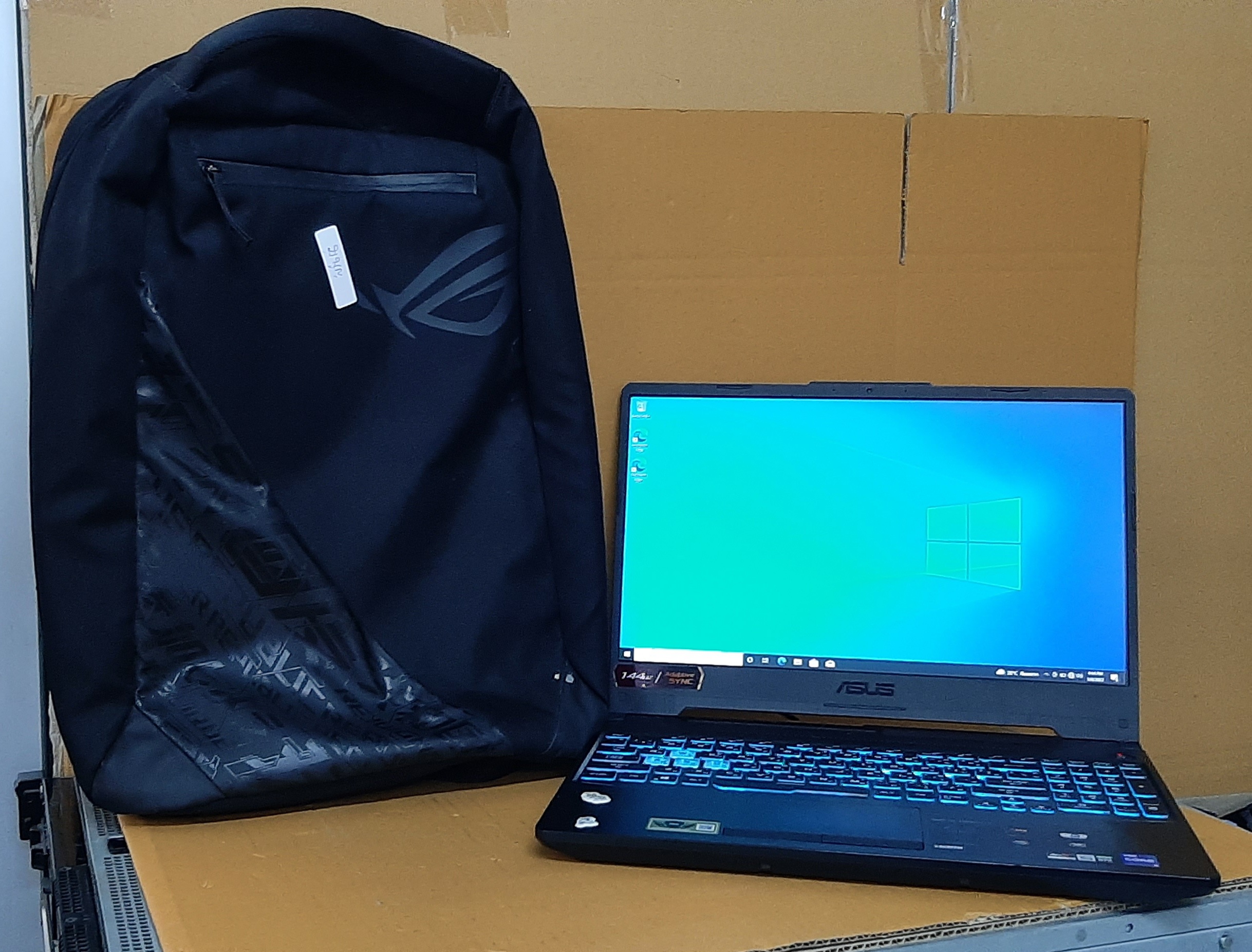 โน๊ตบุ๊คมือสอง Asus FX506H (i5-11400H Ram8GB SSD512GB VGA RTX3050 4GB)+Adapter+Mouse+กระเป๋า สภาพดี ประกันร้าน 1 เดือน