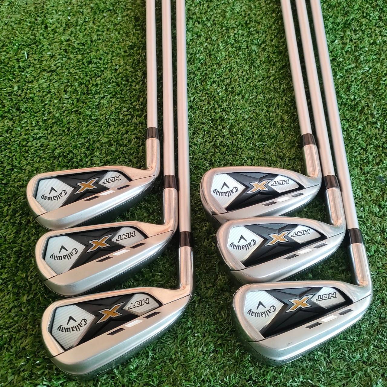 **ไม้กอล์ฟสำหรับท่านที่ถนัดซ้าย** ชุดเหล็ก CALLAWAY X HOT มีเหล็ก 4-9 ก้าน XHOT FLEX S เหล็กตีมันส์ และง่ายในเหล็กเดียวกัน มี CAVITY ลึก ก้านแบบเจาะทะลุ ฟีลลิ่งจะตีลงพื้นได้ดี!! ไม้กอล์ฟมือสอง ของแท้ BY NakaraLuxurious