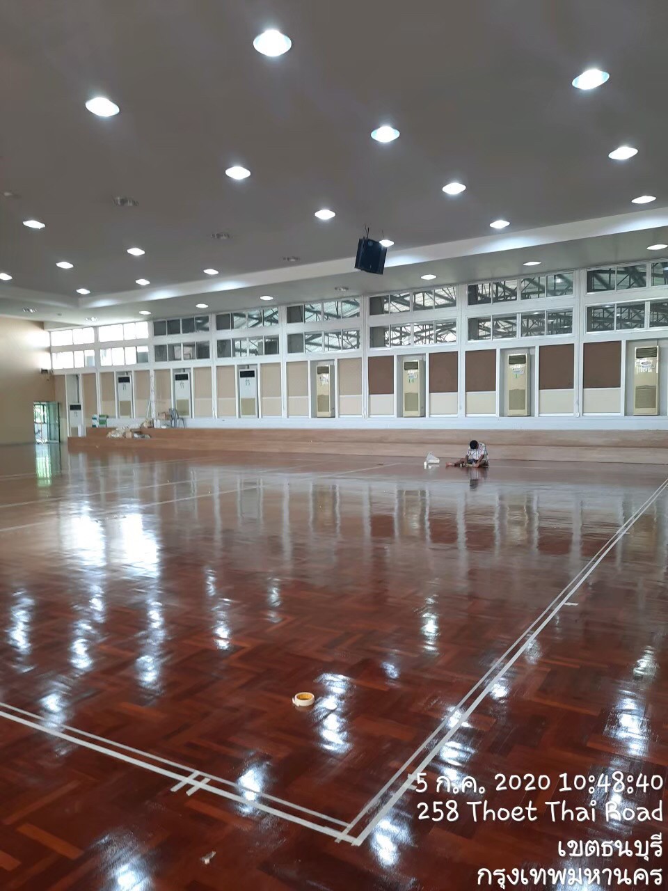 รร.วัดอินทรารามปรับปรุงห้องประชุม และสนามกีฬาในร่ม