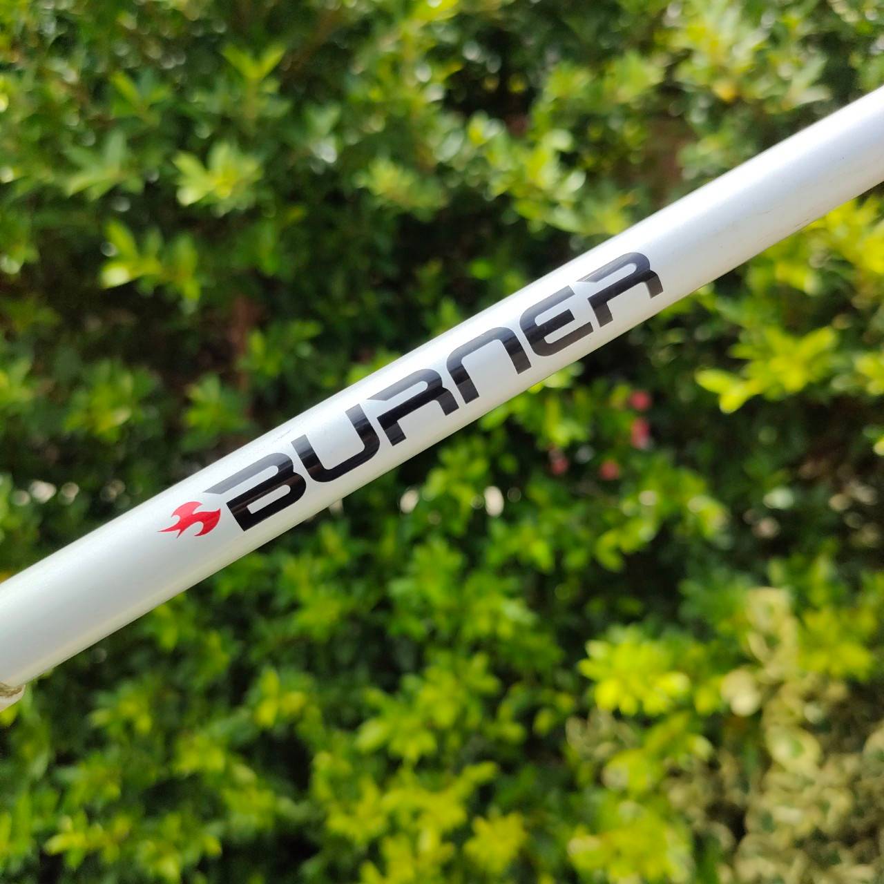 FW3 TAYLORMADE BURNER องศา 15 ก้าน RE*AX FLEX R กระดองเคฟล่า และ ดีไซน์ให้เป็นสามเหลี่ยม ตีง่ายและ ตีไกลมากๆ เสียงเพราะมาก ไม้กอล์ฟมือสอง ของแท้ BY NakaraLuxurious