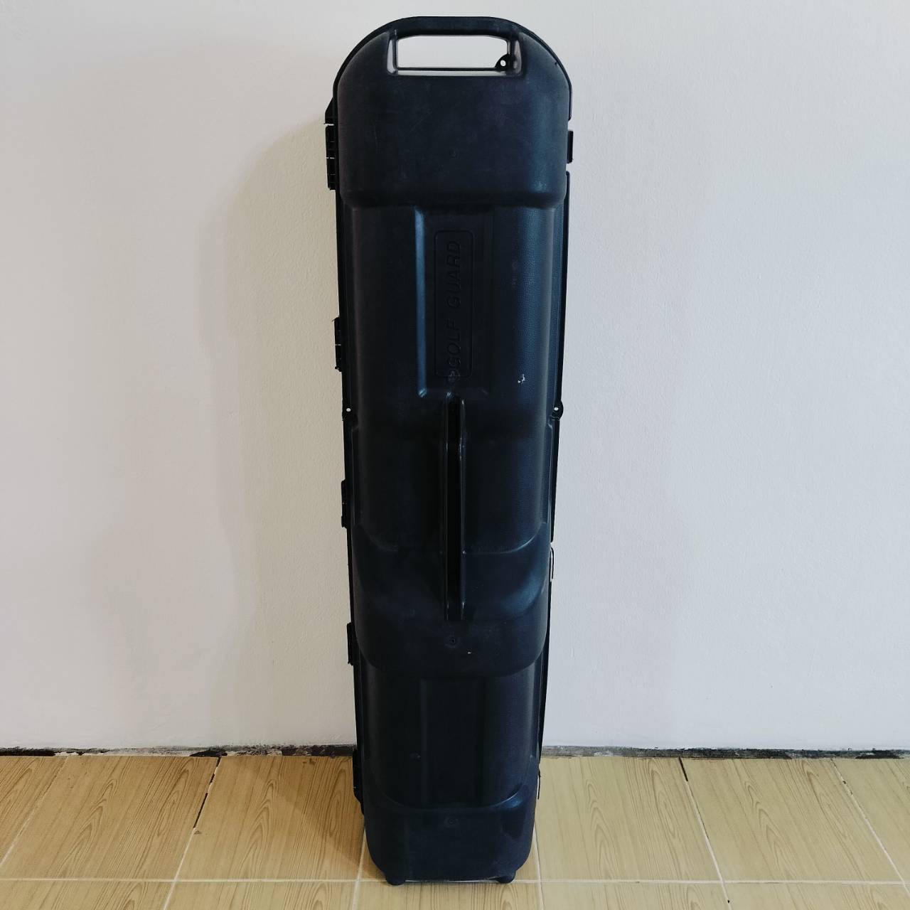 ** มีตำหนิ ที่ล๊อคหลุด 1 จุด *** COVER ถุงกอล์ฟ ขึ้นเครื่องบิน แบบแข็ง วัสดุพรีเมี่ยม ทั้งเบา และแข็งแรงมากๆ มีล้อลากด้วย ขายถูกๆ สำหรับท่านไม่ซีเรียส