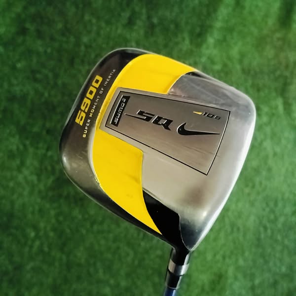 Driver NIKE SQ SUMO2 ตัวนี้ค่า MOI อยู่ที่ 5900 สูงที่สุดเท่าที่ไม้กอล์ฟทำได้ ตามกฏแห่งอุปกรณ์กอล์ฟค่ะ ก้านโมของดี GRAPHITE DESIGN TOUR AD YS6+ FLEX R ค่ะ ไม้กอล์ฟพรีเมี่ยมมือสอง ของแท้ By NakaraLuxurious