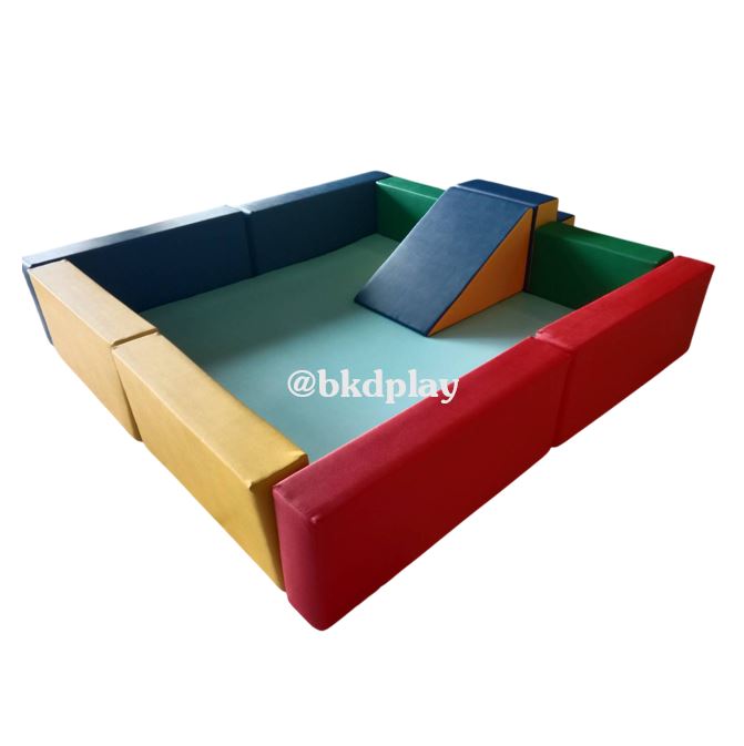 บ่อบอลพร้อมสไลด์ มีบันได แถมเบาะปูพื้น,อ่างบอลสี่เหลี่ยมนุ่มนิ่ม กันกระแทก เบาะนุ่ม หนัง pvc คอกกั้นเด็ก รับทำบ้านบอลในห้าง