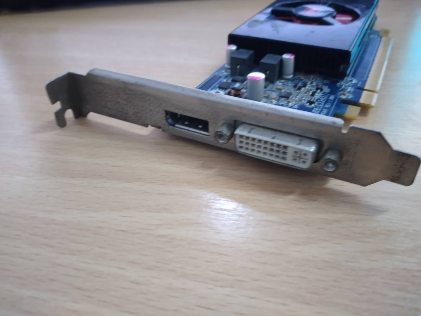 Amd Radeon HD7570 Dvi Video Card 9M4KG DDR5