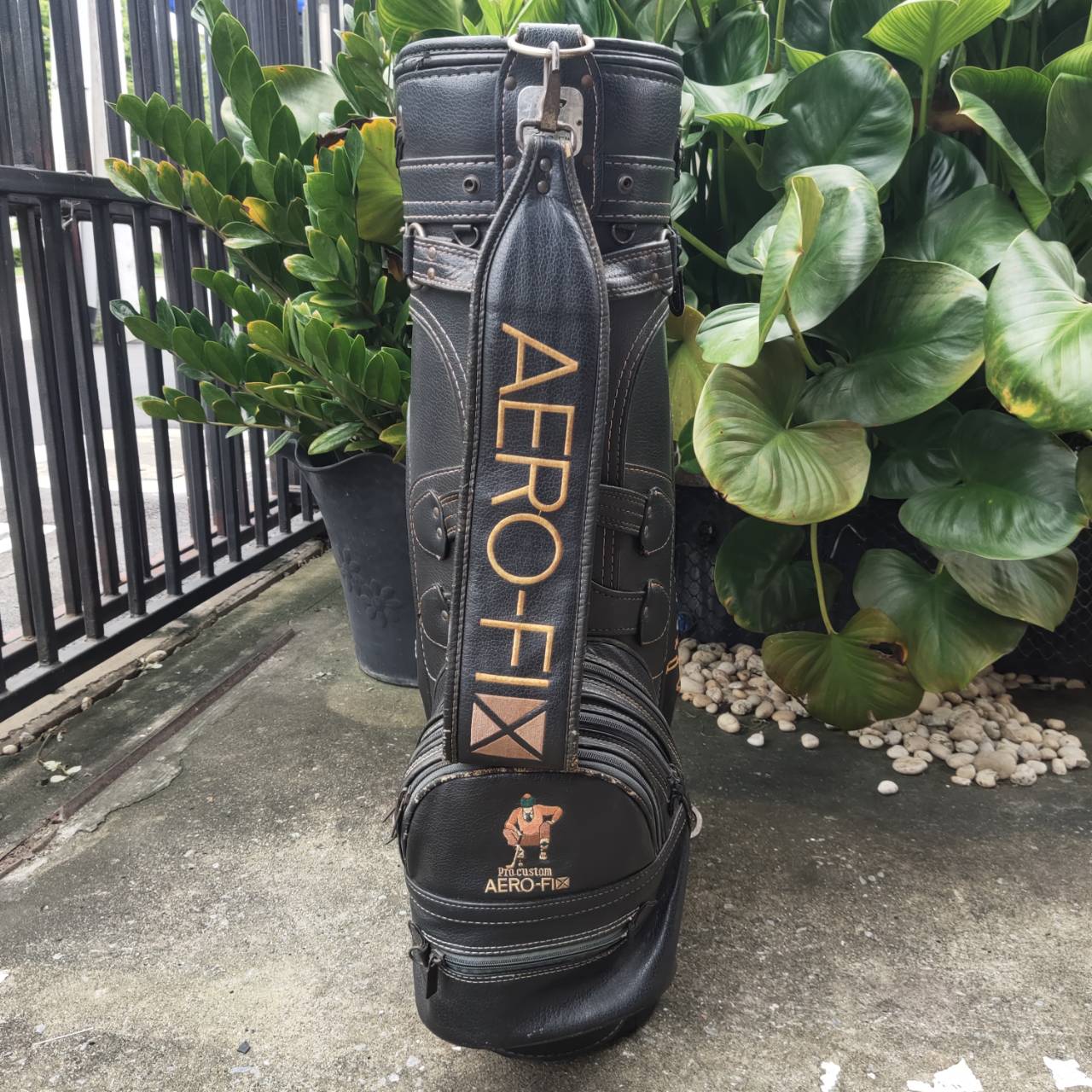ถุงกอล์ฟ AERO - FI มือสอง หนังอย่างดี ภายในบุกำมะหยี่