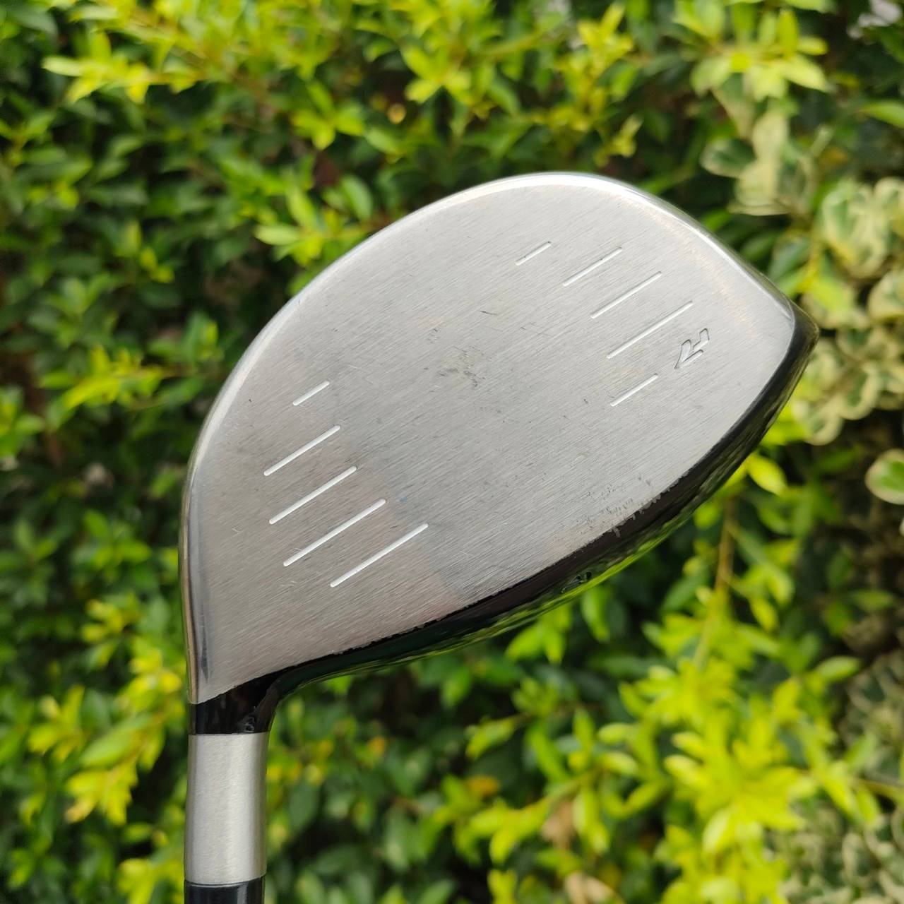 DRIVER TAYLORMADE r7 460 องศา 10.5 ก้าน RE*AX FLEX SR รุ่นนี้หัวใหญ่สุด ตีง่ายและไกลจัดๆ สามารถปรับให้เลี้ยว ซ้ายหรือขวาได้ มีหมุดสองหมุดครับ