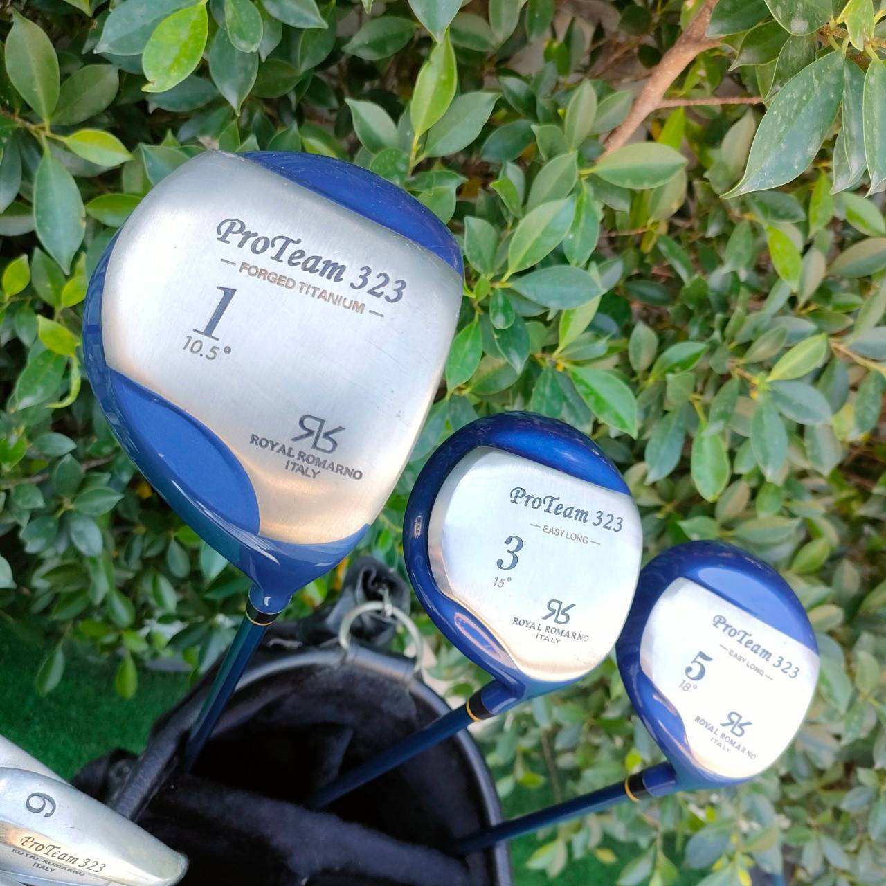 ไม้กอล์ฟครบชุด PROTEAM 323 ROYAL ROMARNO ITALY ทั้งชุดประกอบด้วย หัวไม้ 1,3,5 ก้าน PROTEAM 323 ROYAL ROMARNO ITALY FLEX R ชุดเหล็ก 5-9 เเละ PW SW PUTTER สวยพัตต์ง่าย พร้อมถุงกอล์ฟภายในบุกำมะหยี่อย่างดี