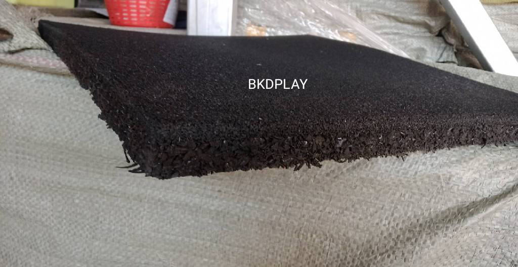 แผ่นยาง EPDM ราคาต่อ1ตร.ม. 4แผ่น แผ่นยางสังเคราะห์ ,แผ่นปูกันกระแทก,แผ่นปูพื้นสนามเด็กเล่น, พื้นยางEPDM ,ปูสนามเด็กเล่น,สนามกีฬา ห้องฟิตเนส พร้อมส่ง ราคาโรงงาน มีสีดำ เทา น้ำเงิน เหลือง แดง เขียว