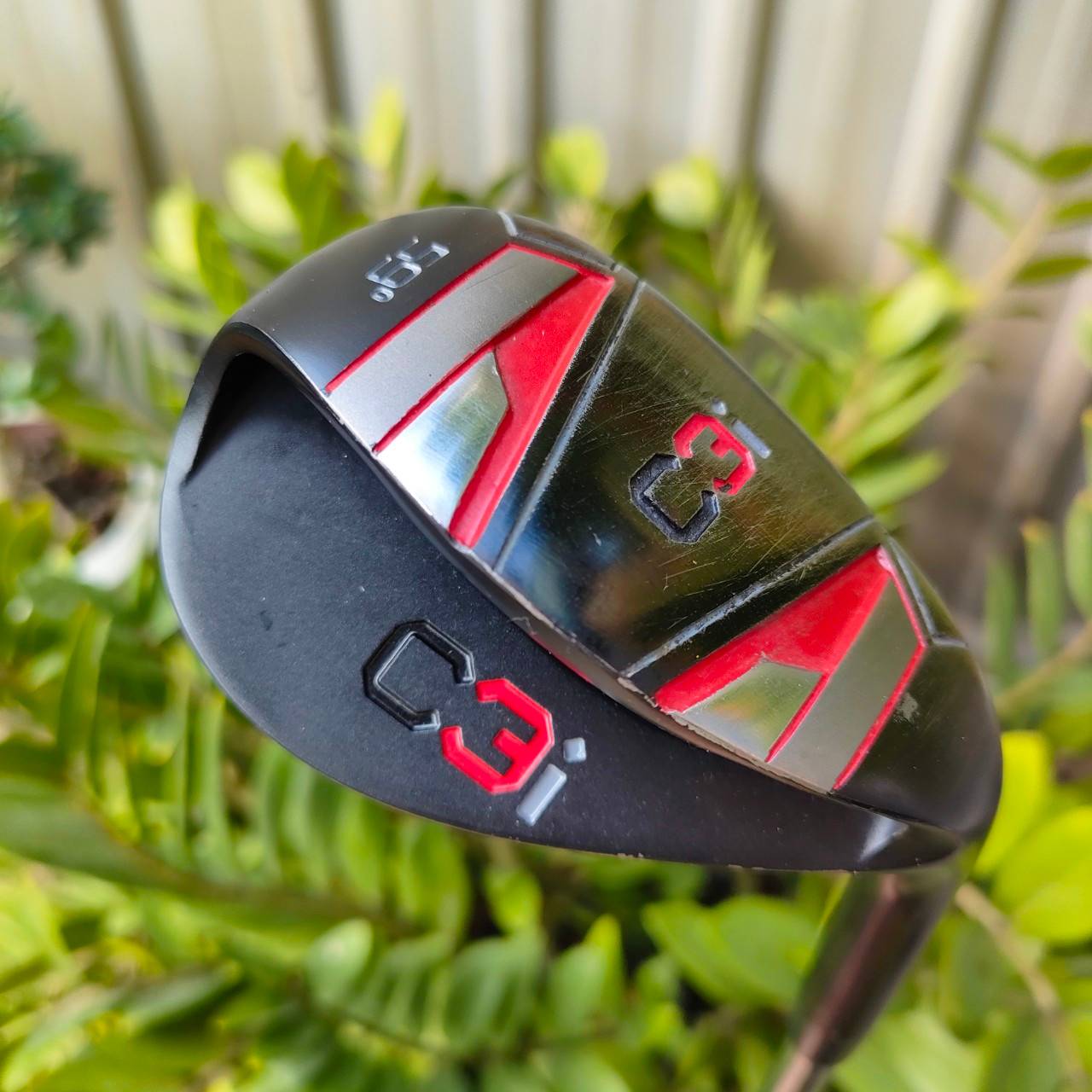 WEDGE C3i - WEDGE มหัศจรรย์ องศา 59 ก้าน C3i FLEX WEDGE ชิพไม่โดน ชิพฉึก เอามาคืนได้เลย เข้าบอลเน้นๆมีพลังสปินเต็มที่ ด้วย SOLE ที่กว้างมาก พรีเมี่ยมมือสอง ของแท้ By NakaraLuxurious