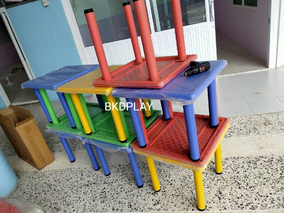 ชุดโต๊ะนักเรียนสี่เหลี่ยมจตุรัส พร้อมเก้าอี้ 4 ตัว ,โต๊ะเขียนหนังสือเด็ก, พลาสติก ปรับระดับได้ โต๊ะกิจกรรมพร้อมเก้าอี้ 4 ตัว ราคาโรงงาน พร้อมส่ง สำหรับเด็ก อนุบาล โรงเรียน เนอสเซอรี่ ศูนย์พัฒนาเด็กเล็ก