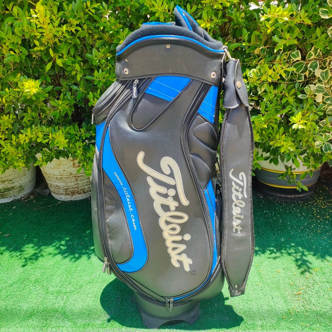 ถุงกอล์ฟ TITLEIST มือสอง ของแท้ ถุง TOUR วัสดุดี ออกแบบสวย และใช้งานดีมาก ไม้กอล์ฟมือสอง ของแท้ BY NakaraLuxurious