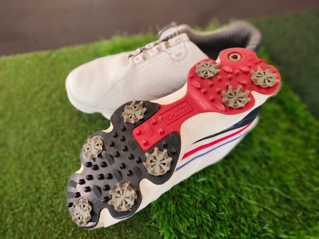 รองเท้ากอล์ฟ PGM ปุ่ม BOA มือสอง