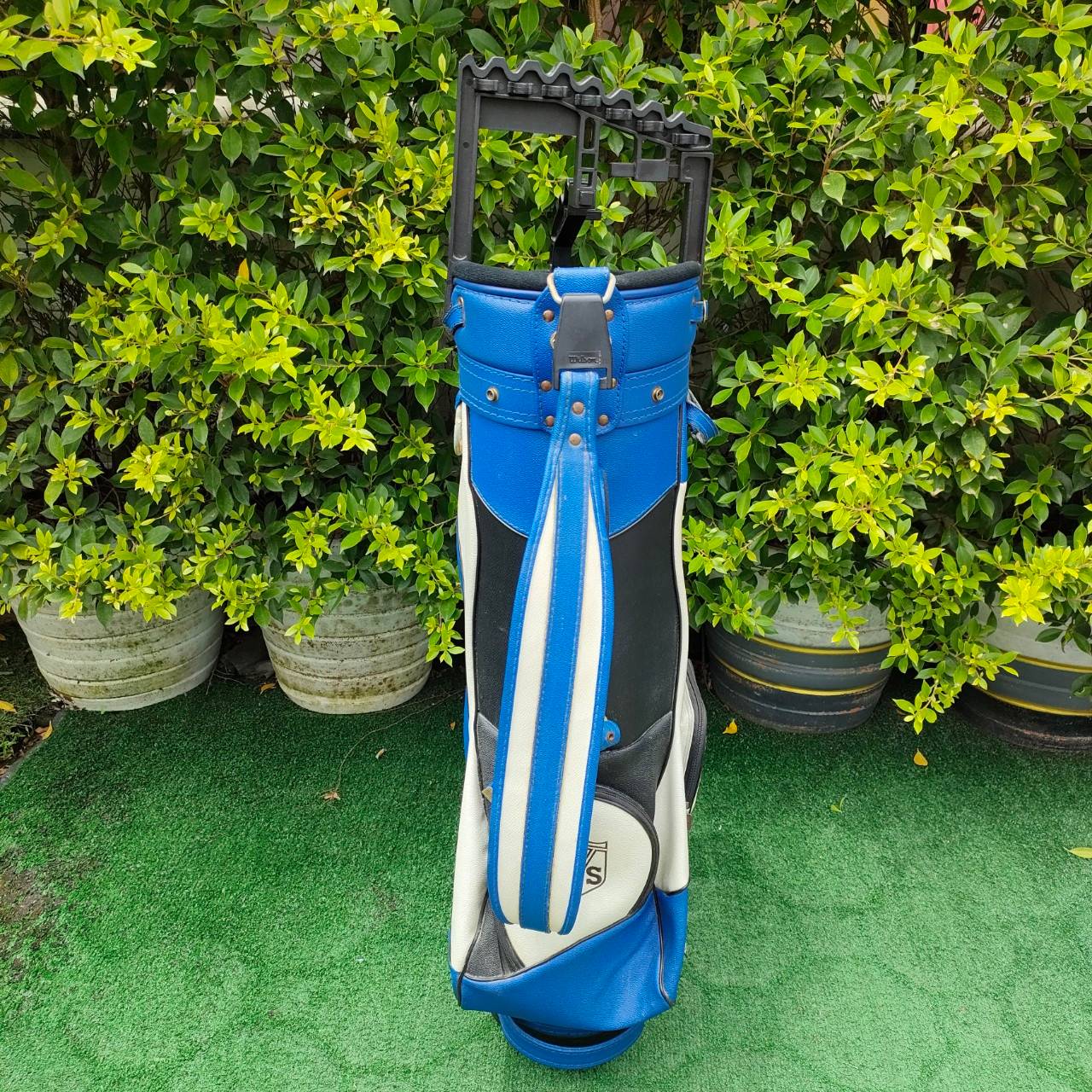 ถุงกอล์ฟ WILSON มือสอง ของแท้ ถุงสุดคลาสสิค มาจากอเมริกา ขาตั้งเหล็กทั้งชุด แถมมาให้ด้วย เป็นถุงซีรี่ WILSON TOUR สวยมาจริง