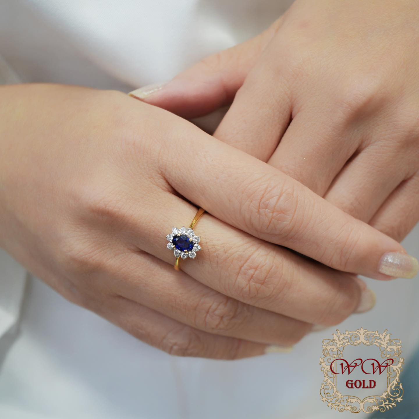 แหวนไพลินล้อมเพชร