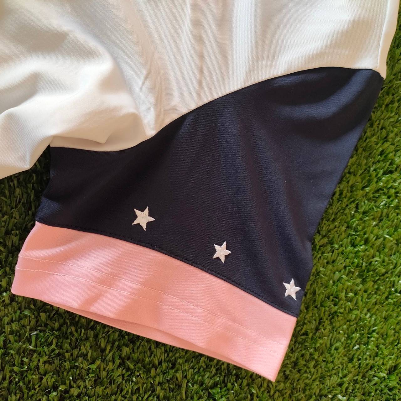 เสื้อนักกอล์ฟเด็กผู้หญิง PGM-YF194 ไชส์ 2XL อกขนาด 32 นิ้ว สำหรับนักกีฬากอล์ฟโดยเฉพาะไม่ติดขัดวงสวิงอย่างแน่นอน!! มือสอง ของแท้ BY NakaraLuxurious