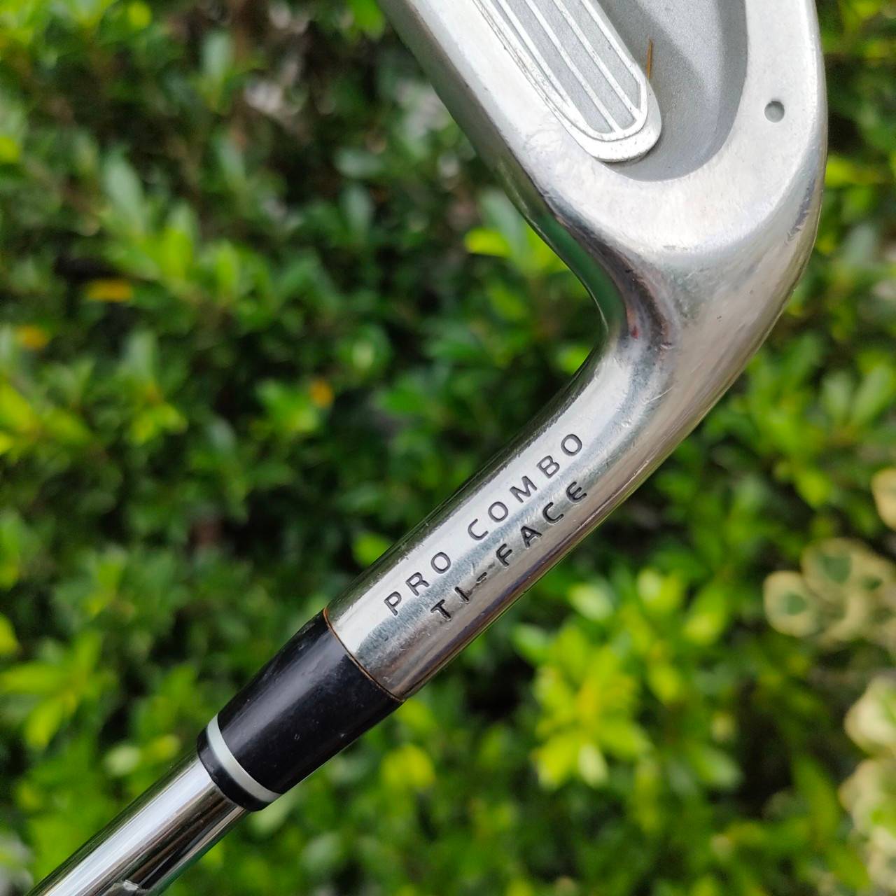 เหล็ก 5 NIKE PROCOMBO ก้าน N.S.PRO 950GH FLEX S หน้าเด้งมากๆ ใส่ INSERT TITANIUM อีกชั้น ดูได้จากรูปจะมีอีกชั้นขึ้นมาก ตีง่าย ตีไกล ก้านดีมากๆครับ