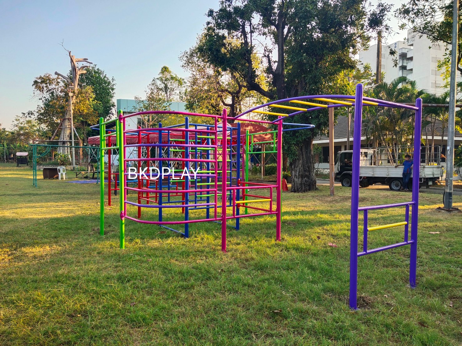 เครื่องเล่นสนามกลางแจ้ง สำหรับเด็กประถม ชุดปีนป่ายรวม บาร์โหนแสนสนุก ปีนป่ายเหล็ก เครื่องเล่นสนามเหล็ก รวม OutdoorPlayground, ราคาโรงงาน