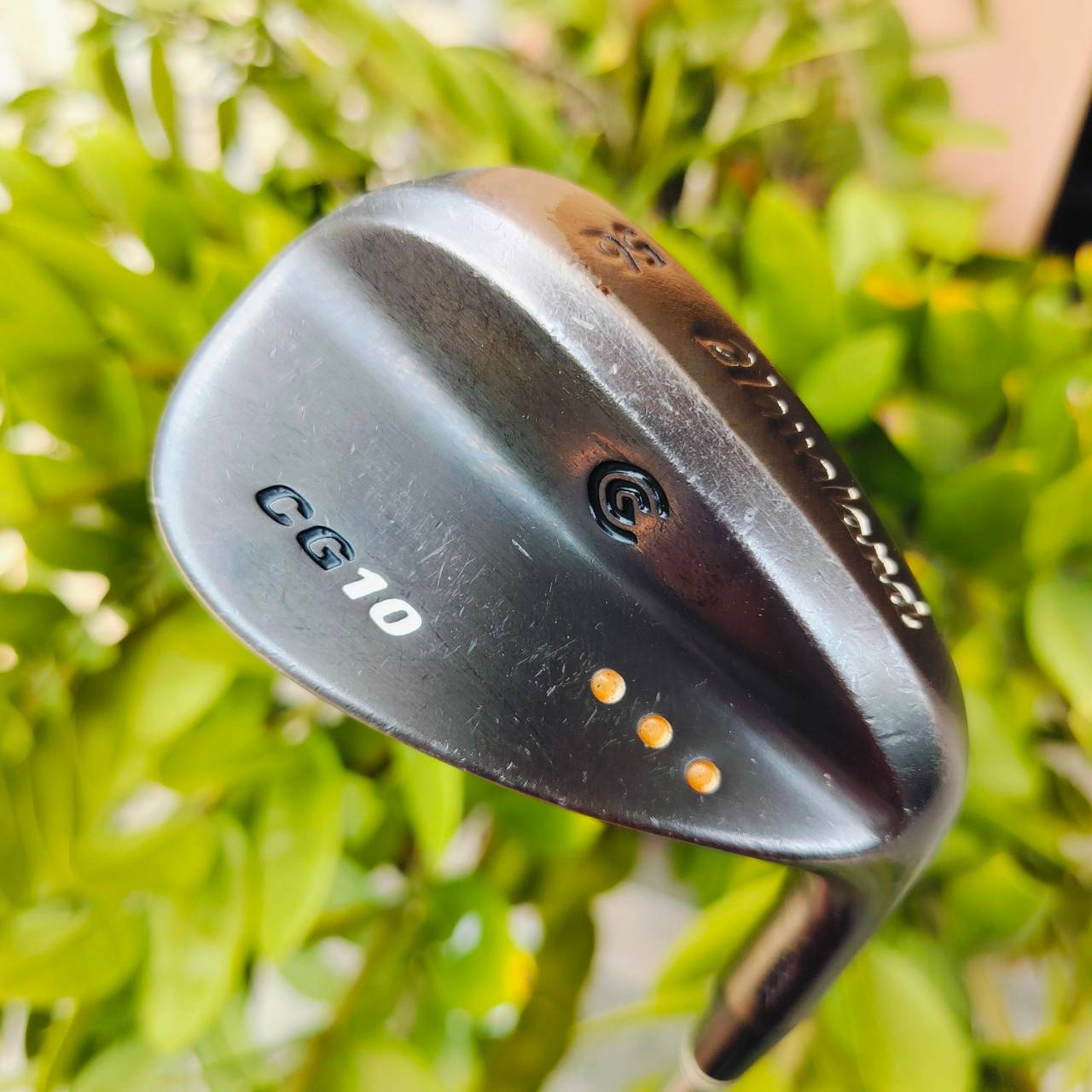 WEDGE CLEVELAND CG10 องศา 56 HIGH BOUNCE 3 จุด เหมาะกับการระเบิดทรายมาก ชิพขึ้นง่ายมาก มุมกระดอนสวย และนิ่งมาก ไม้กอล์ฟพรีเมี่ยมมือสอง ของแท้ By NakaraLuxurious