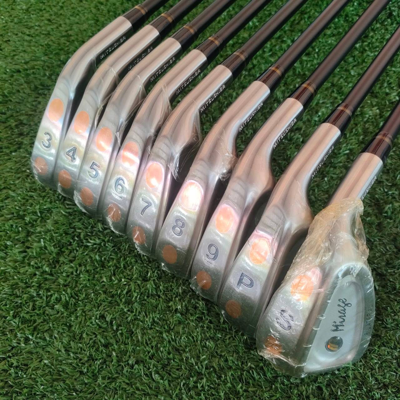 ชุดเหล็ก MIRAGE BILATERAL ของใหม่!! สุดยอดชุดเหล็ก !!! มีเหล็ก 3-9 เเละ PW SW ก้าน MIRAGE FLEX R ผสมวัสดุทองแดงและทังสเตนไว้ด้านล่าง เพื่อให้เกิดบล๊านซ์ ไม้กอล์ฟมือหนึ่ง ของแท้ BY NakaraLuxurious