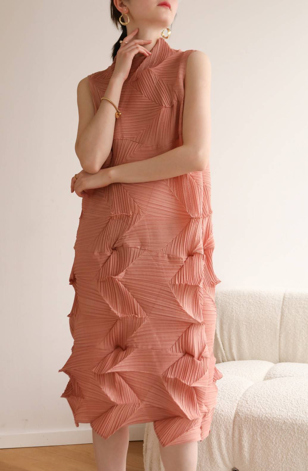 2MUAY รุ่น GJO6613 เดรสอัดพลีทงานคุณภาพ SLEEVELESS ZIGZAG PLEATED DRESS 9สี FREE SIZE