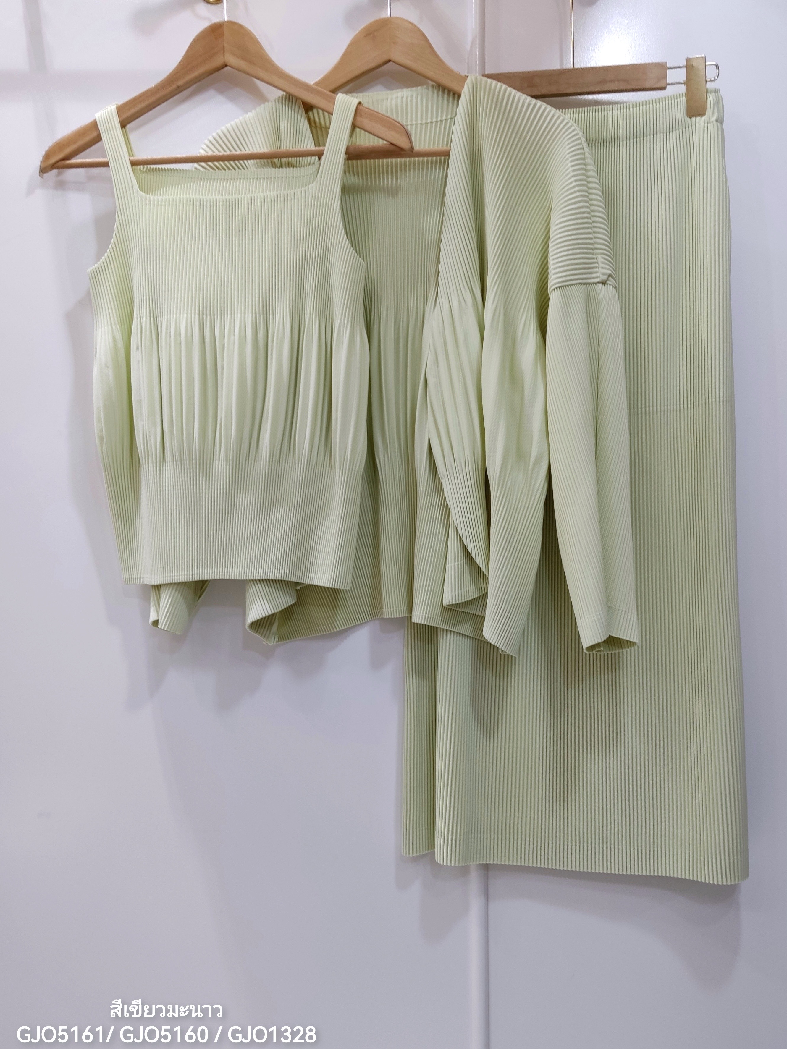 SET 3 ชิ้น 2MUAY รุ่น GJO5161 / GJO5160 / GJO1328 เซ็ตพลีท THICK SQUARE NECK TOP , OPEN FRONT CARDIGAN WITH SKIRT PLEATED SET 12 สี FREE SIZE