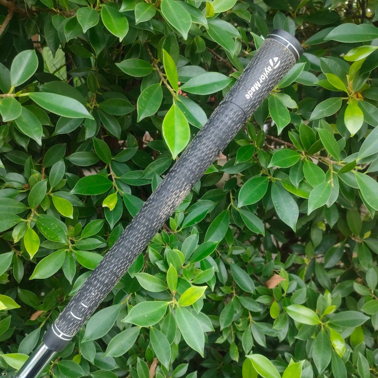 🏌️ชุดเหล็ก Taylormade 320 มีเหล็ก 3-9 ก้าน Taylormade FLEX-R สวยครบเครื่อง ด้าน SOLE ถ่วงด้วยวัสดุทังสเตนพรีเมี่ยม ไม้กอล์ฟมือสอง ของแท้ BY NakaraLuxurious