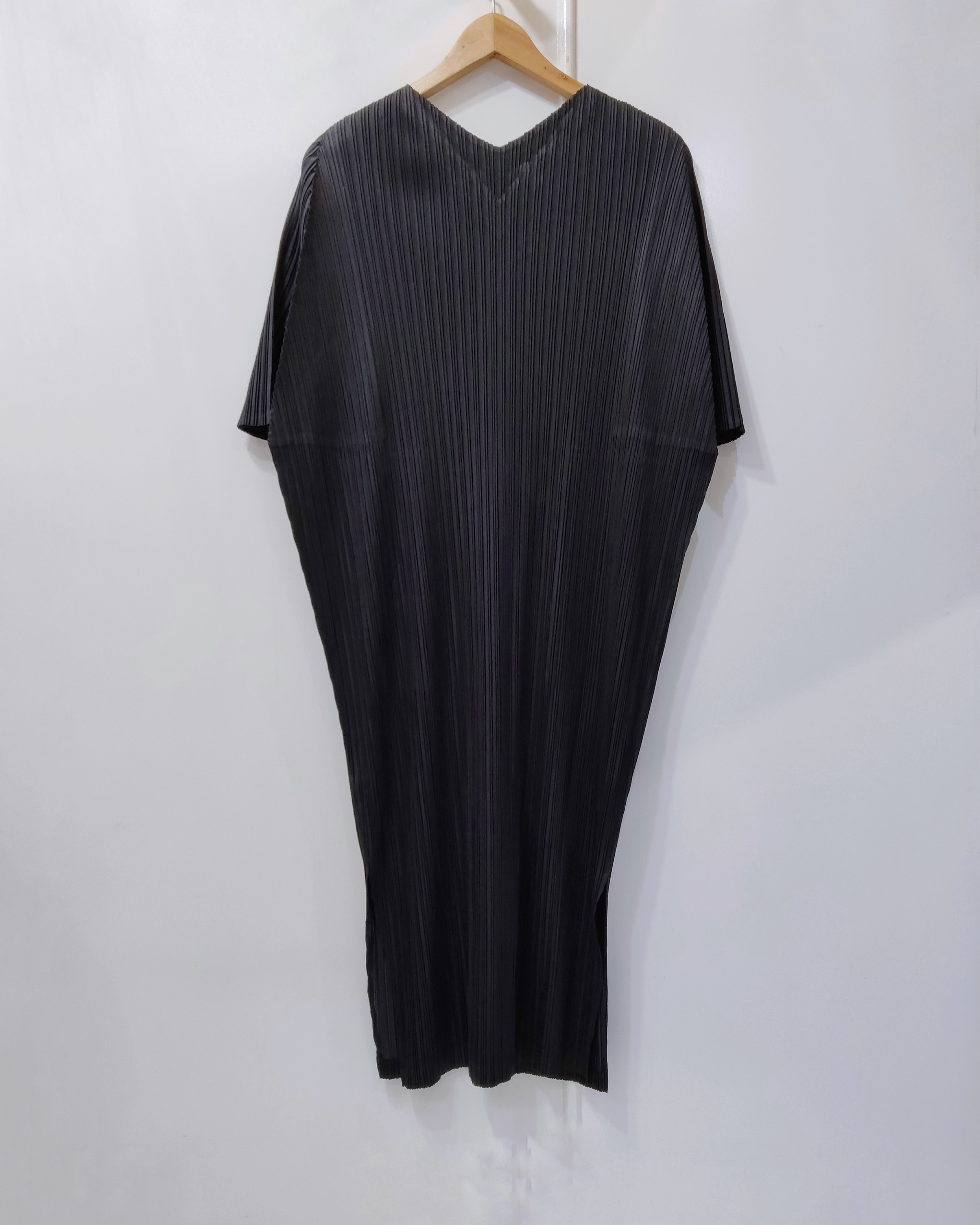 อกถึง 44 นิ้ว 2MUAY รุ่น GM8920 เดรสอัดพลีท V NECK HALF SLEEVE PLEATED DRESS REE SIZE