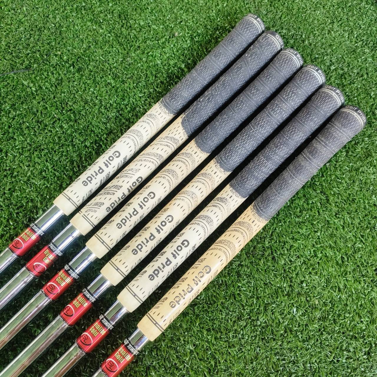 ชุดเหล็ก Titleist AP2 712 ชุดเหล็กประสิทธิภาพสมบูรณ์แบบ เหล็ก FORGED พรีเมี่ยม DUAL CAVITY ตีทั้งนุ่ม ง่าย และได้ระยะที่แม่นยำ ครบเครื่อง ตกหยุดบนกรีน เสียงกระทบลูกเพราะมาก ไม้กอล์ฟพรีเมี่ยมมือสอง ของแท้ By NakaraLuxurious