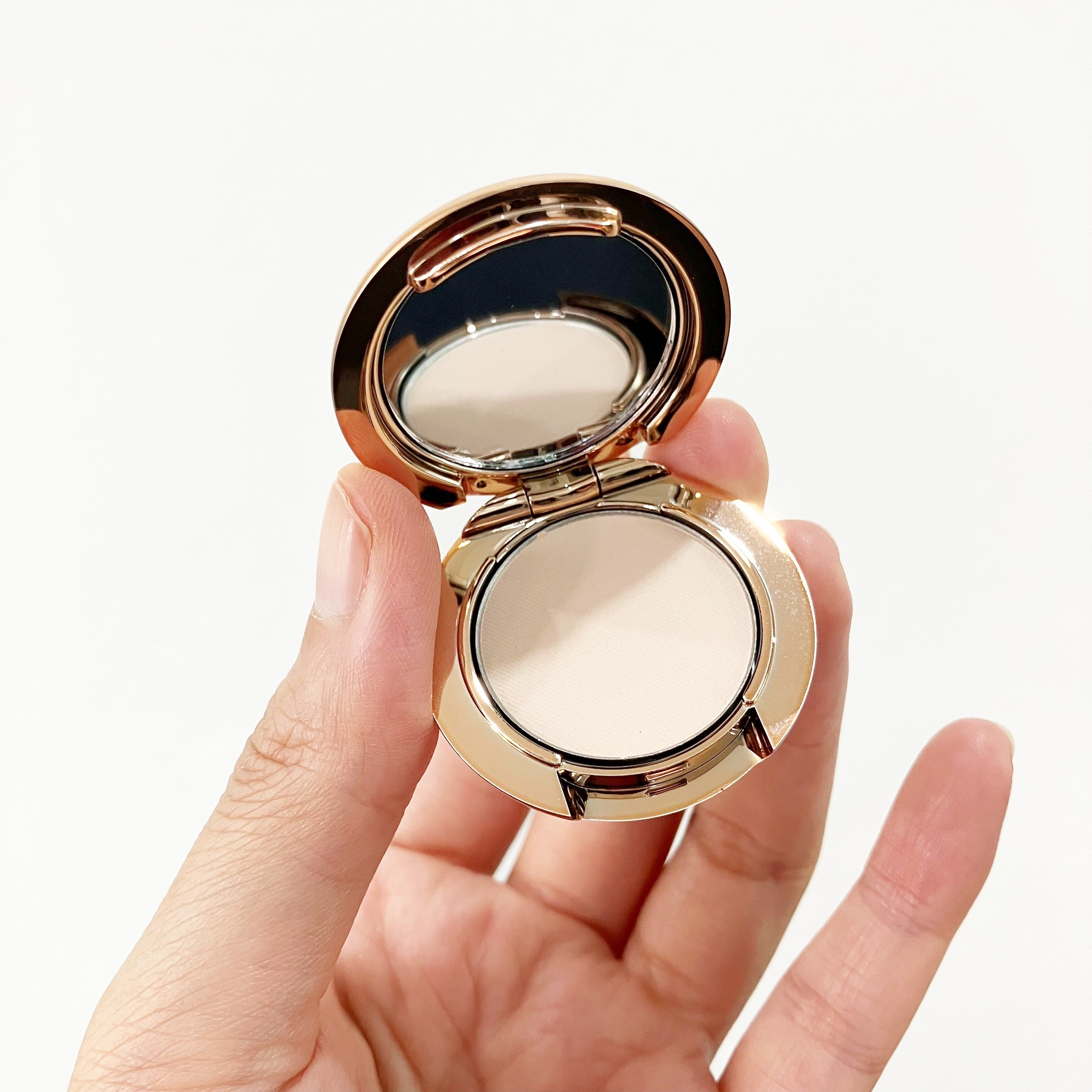 Charlotte Tilbury Airbrush Flawless Finish ขนาด Mini 0.8g แป้งฝุ่นอัดแข็ง