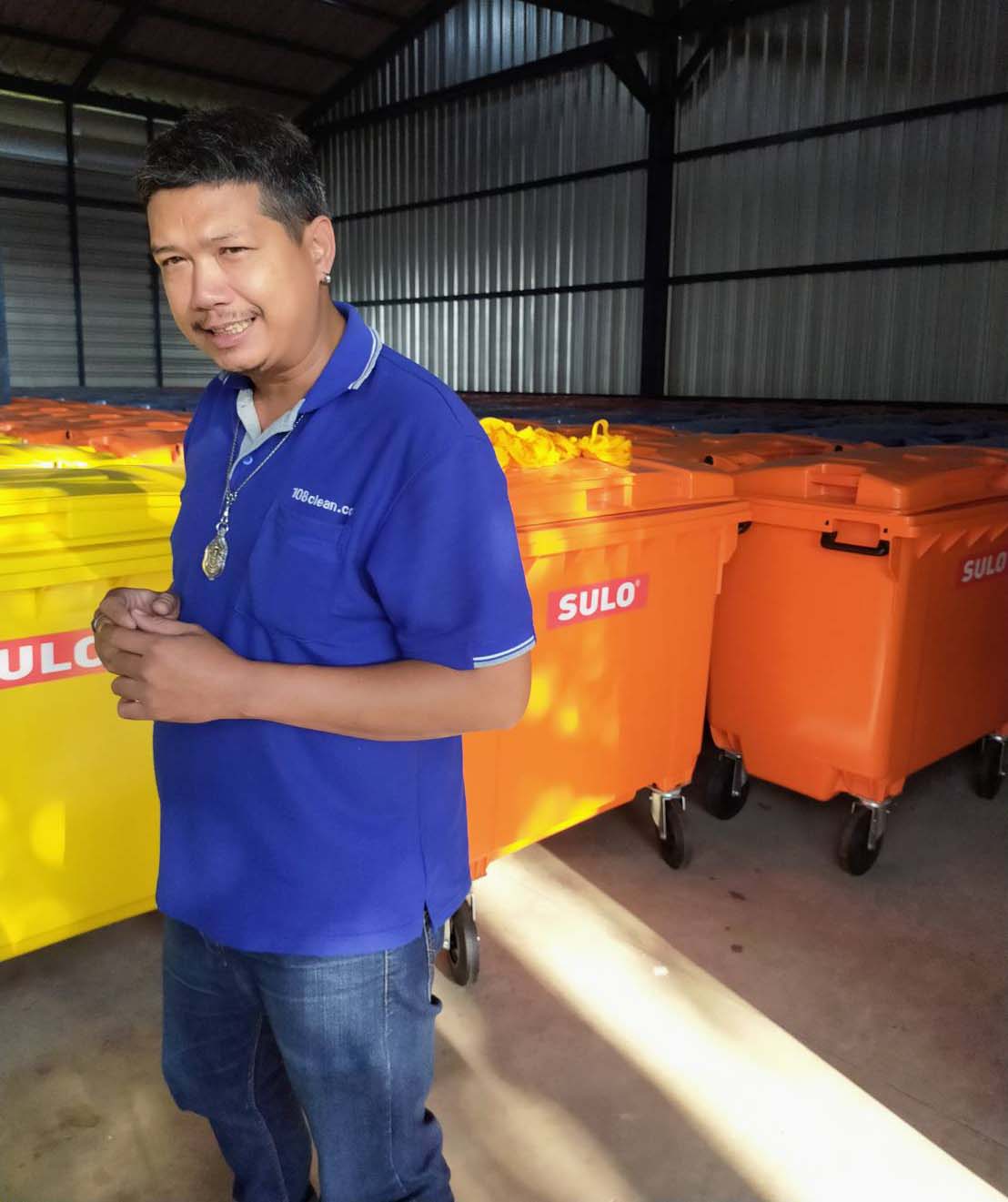 ถังขยะทรงเหลี่ยม รุ่นฝาเรียบ พร้อมล้อเข็น 660 ลิตร