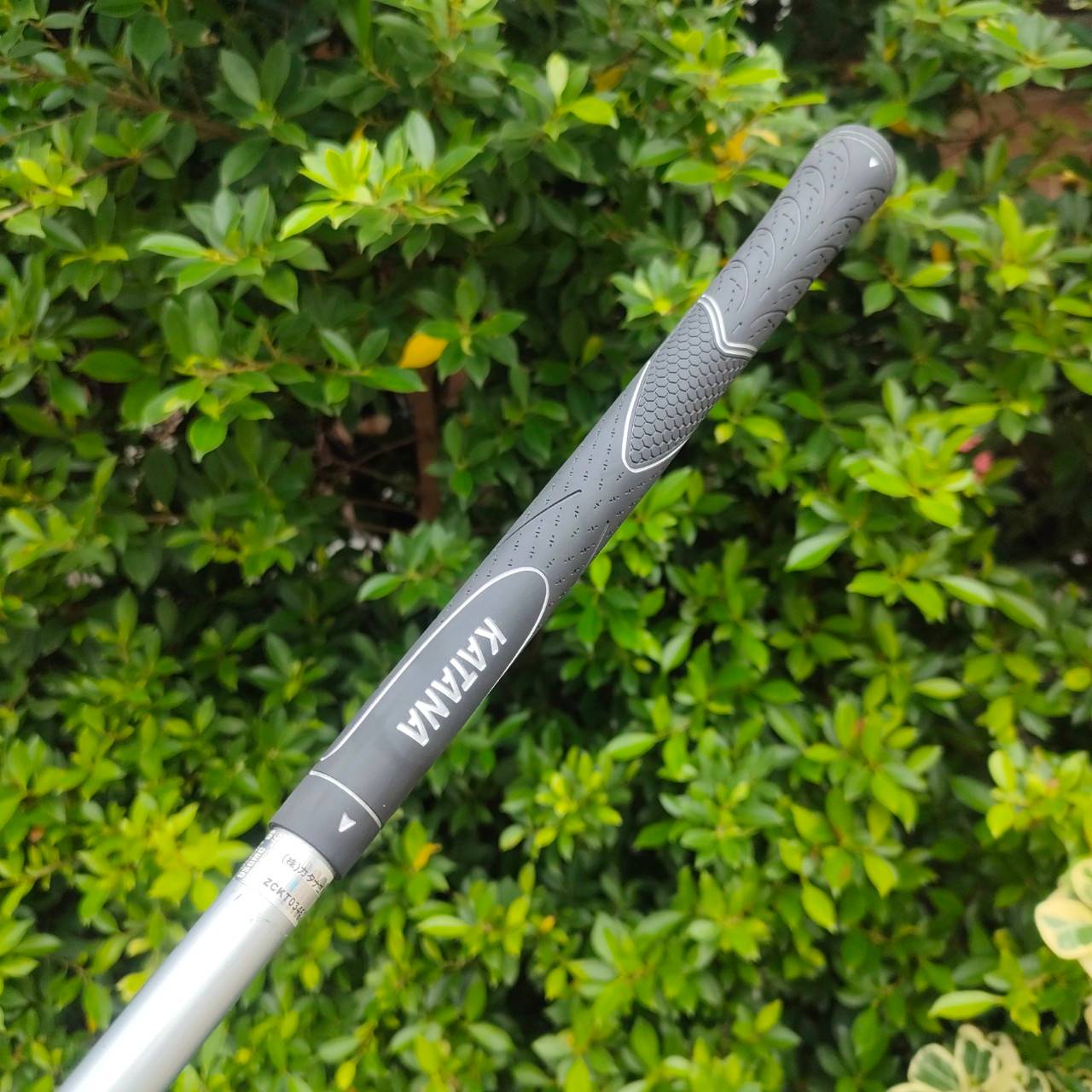 FW 5 KATANA NINJA องศา 18 ก้าน FUJIKURA SPEEDER 378 EVOLUTION FLEX SR รุ่นใหม่ของ KATANA สุดยอดของสุดยอด!! ตีง่าย มีออฟเซ็ตเข้ามาเสริมนิดหน่อย ทำให้ตีได้ตรง ลดอาการเฟดได้ทันที!! ไม้กอล์ฟมือสอง ของแท้ BY NakaraLuxurious