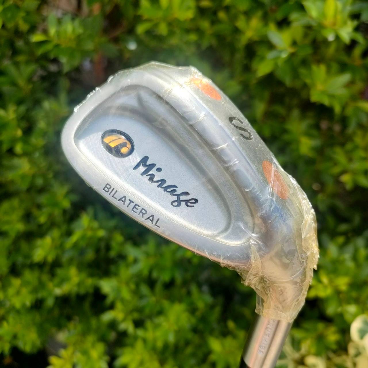 ชุดเหล็ก MIRAGE BILATERAL ของใหม่!! สุดยอดชุดเหล็ก !!! มีเหล็ก 3-9 เเละ PW SW ก้าน MIRAGE FLEX R ผสมวัสดุทองแดงและทังสเตนไว้ด้านล่าง เพื่อให้เกิดบล๊านซ์ ไม้กอล์ฟมือหนึ่ง ของแท้ BY NakaraLuxurious