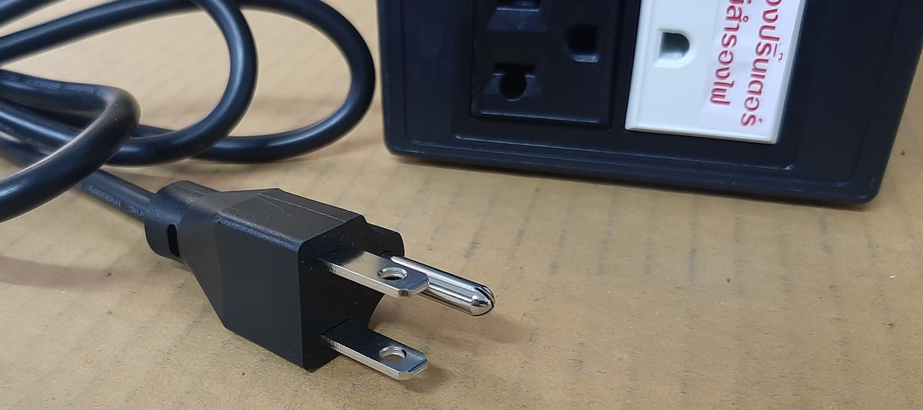 UPS (ใหม่) ค้างสต็อก สภาพดี ประกันร้าน 1 เดือน Advice Smart UPS 1000 LCD