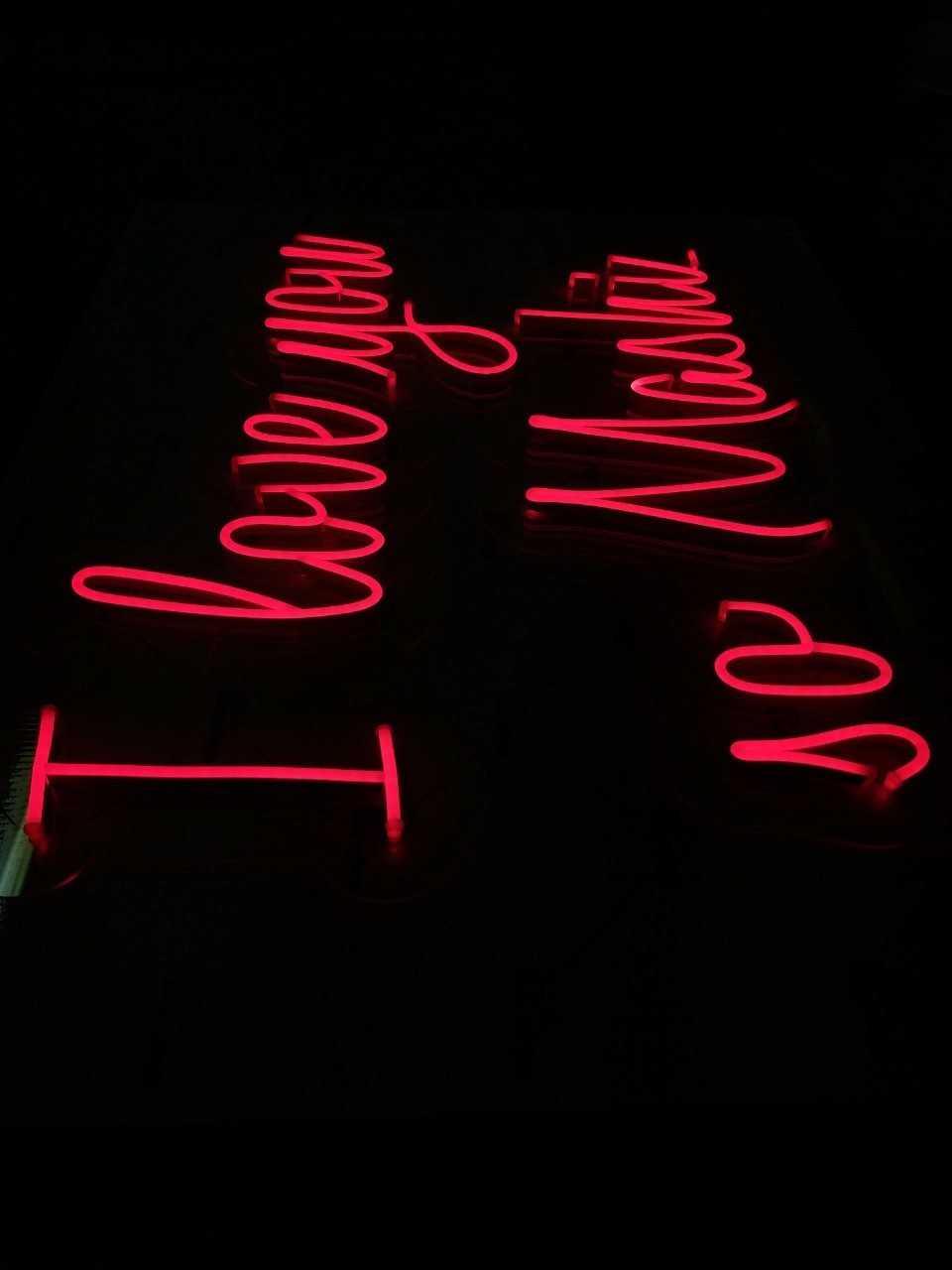 ป้ายไฟนีออน LED อะคริลิคใสรองหลัง