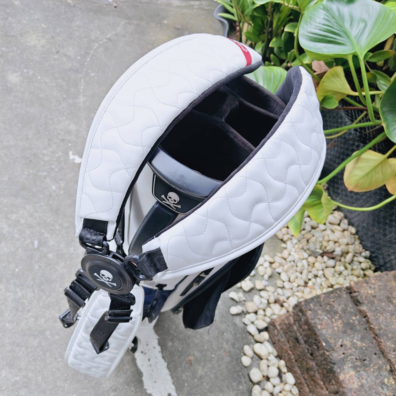 ถุงกอล์ฟ G/FORE Transporter III มือสอง ของแท้ สภาพสวยมาก มีสายสะพายเปลี่ยนได้สองแบบ