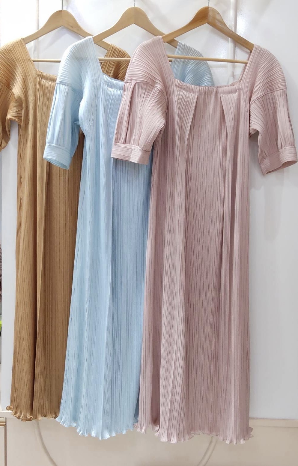 ปรับราคาลง20%!! 2MUAY รุ่น GJO2119 เดรสผู้หญิง เดรสพลีทคุณภาพ 3สี FREE SIZE SHORT SLEEVE SQUARE NECK PLEATED DRESS