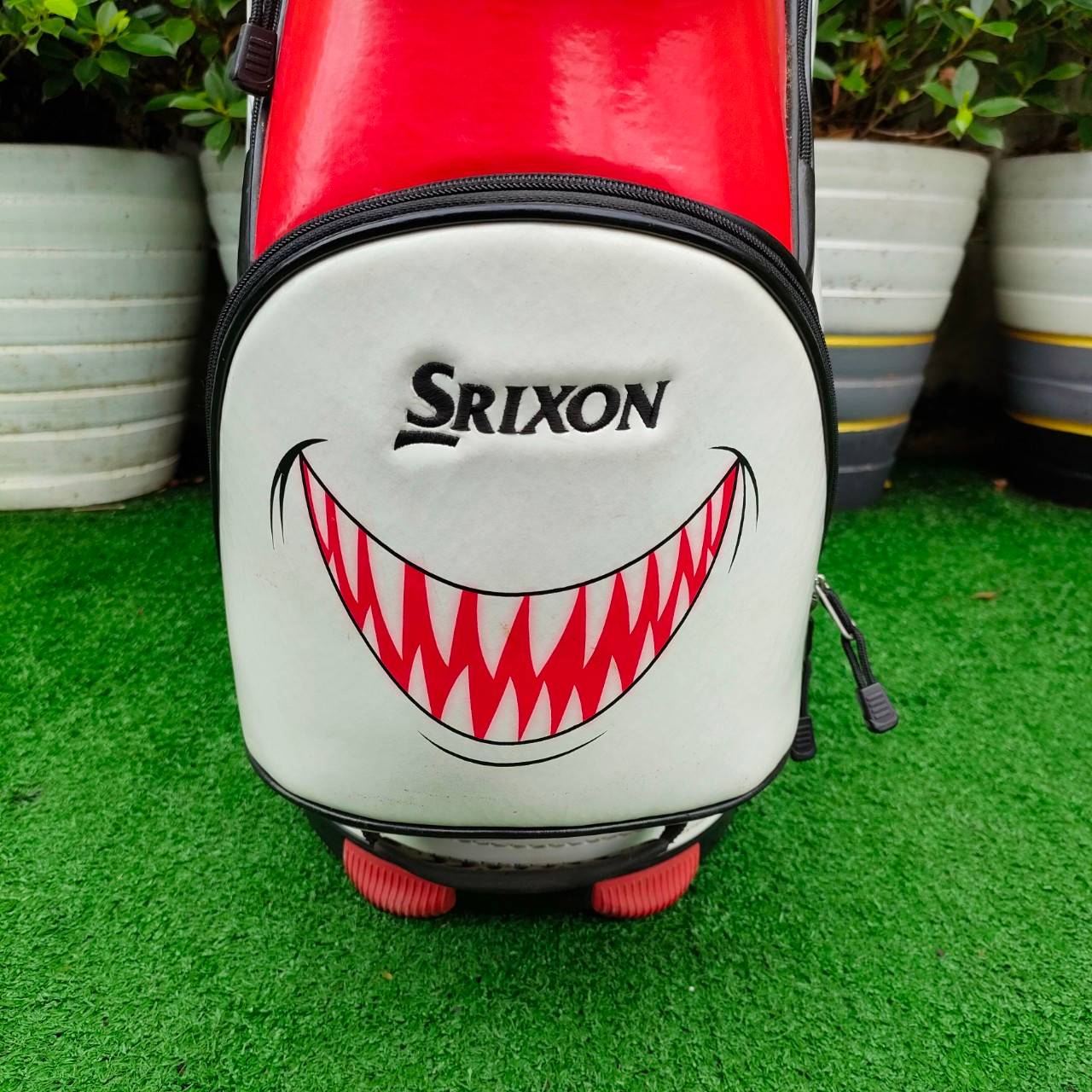 ถุงกอล์ฟ SRIXON มือสอง ลายฉลาม สวยมากๆ ถุง TOUR สภาพดีครับ