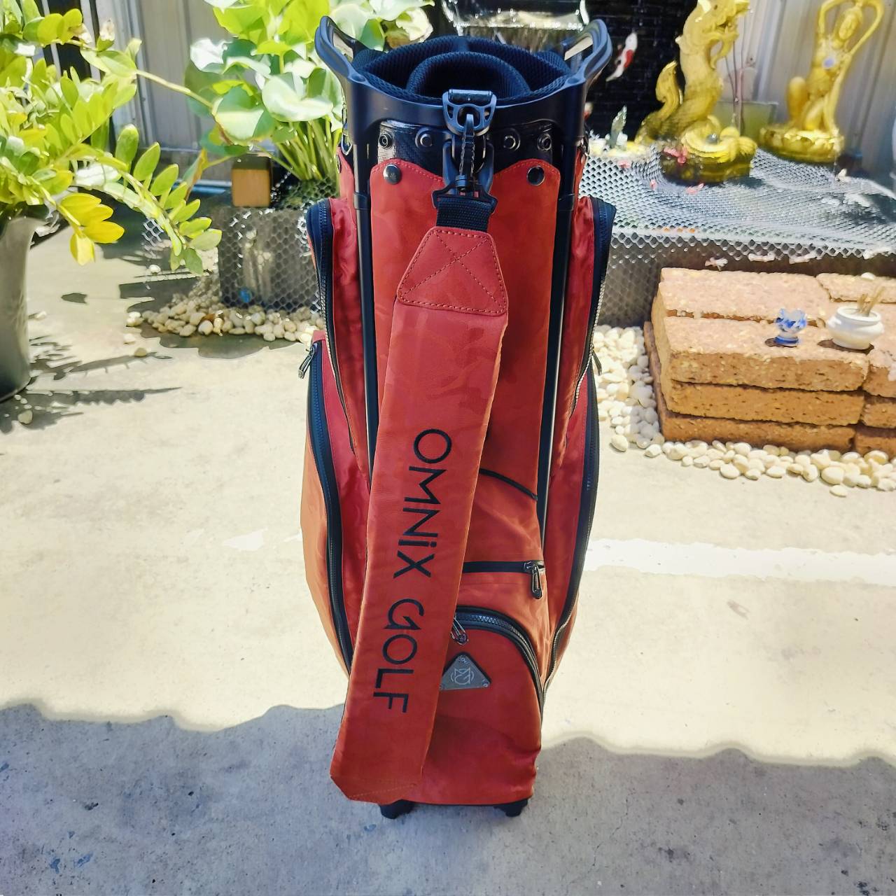 ถุงกอล์ฟ OMNIX GOLF ของแท้ มือสอง สภาพสวยมาก เดิมๆทุกอย่าง ถุงกอล์ฟพรีเมี่ยมมือสอง ของแท้ By NakaraLuxurious