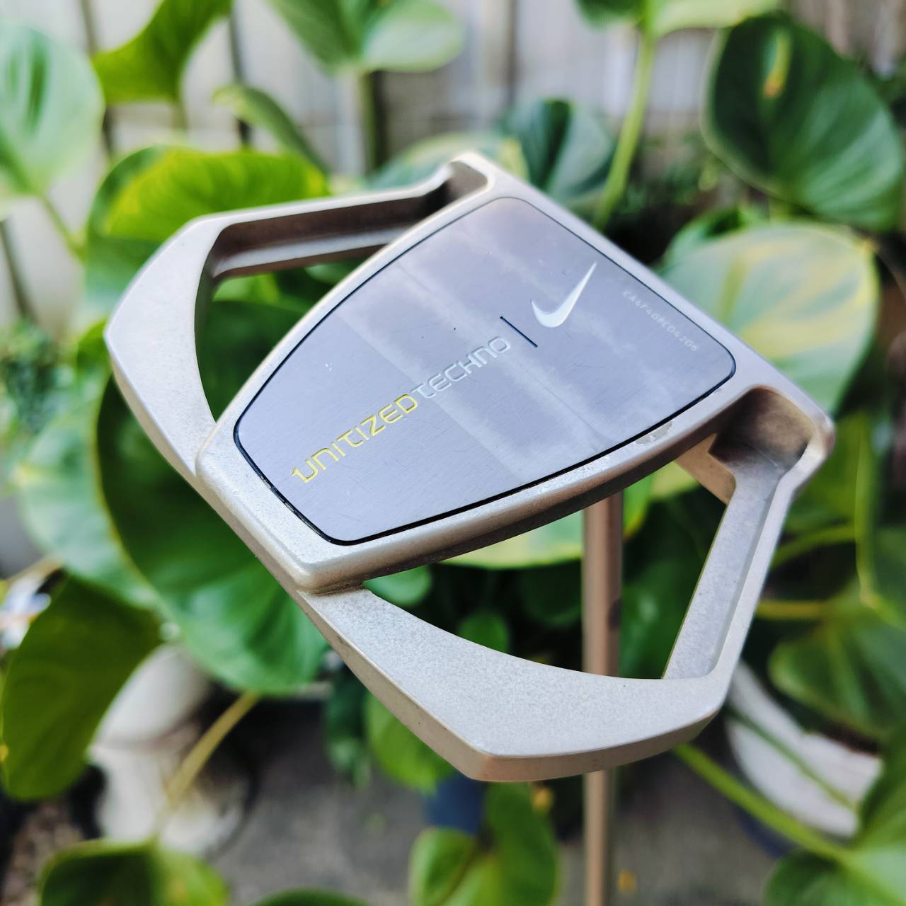 PUTTER NIKE UNITIZED TECHNO ก้านเสียบตรง ความยาวก้าน 34 นื้ว หน้าพัตเตอร์เเละก้านเป็นชิ้นเดียวกัน ไม้กอล์ฟพรีเมี่ยมมือสอง ของแท้ By NakaraLuxurious