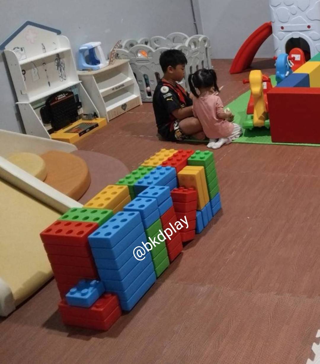 ตัวต่อเลโก้ยักษ์ 1ชุด 45 ชิ้น , บล็อคยักษ์ พลาสติกหนาพิเศษ บล็อกพลาสติก legoยักษ์ ตัวต่อจัมโบ้ ของเล่นเด็ก ของเล่นเสริมพัฒนาการ พร้อมส่ง ชิ้นยาว 11 x 22 x 6.5 cm. จำนวน 30 ชิ้น ชิ้นสั้น 11 x 11 x 6.5 cm. จำนวน 15ชิ้น